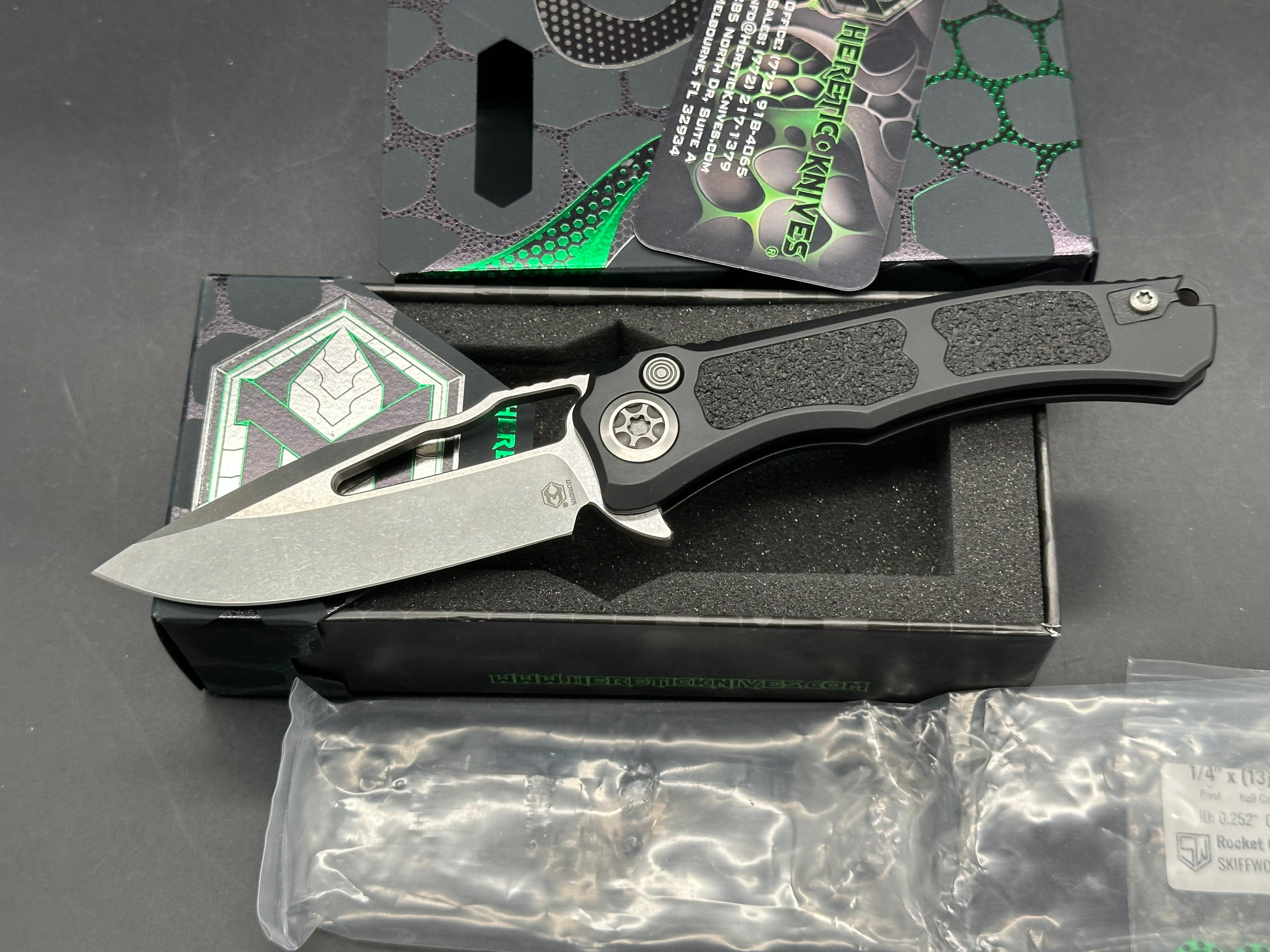 Heretic Wraith V4 Manual, 3.625" MagnaCut Stonewash Blade with Black Gripped Aluminun Scales