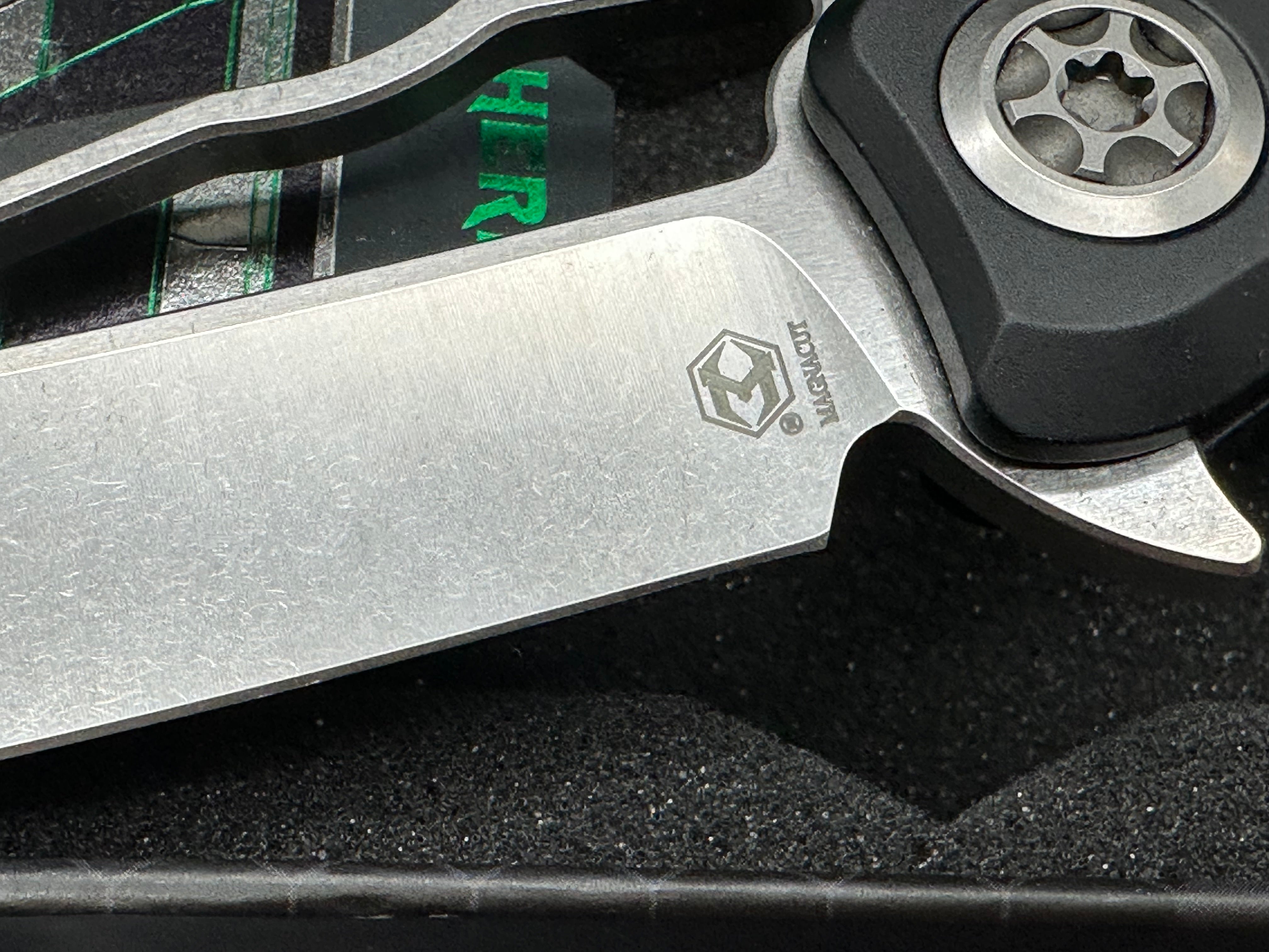 Heretic Wraith V4 Manual, 3.625" MagnaCut Stonewash Blade with Black Gripped Aluminun Scales
