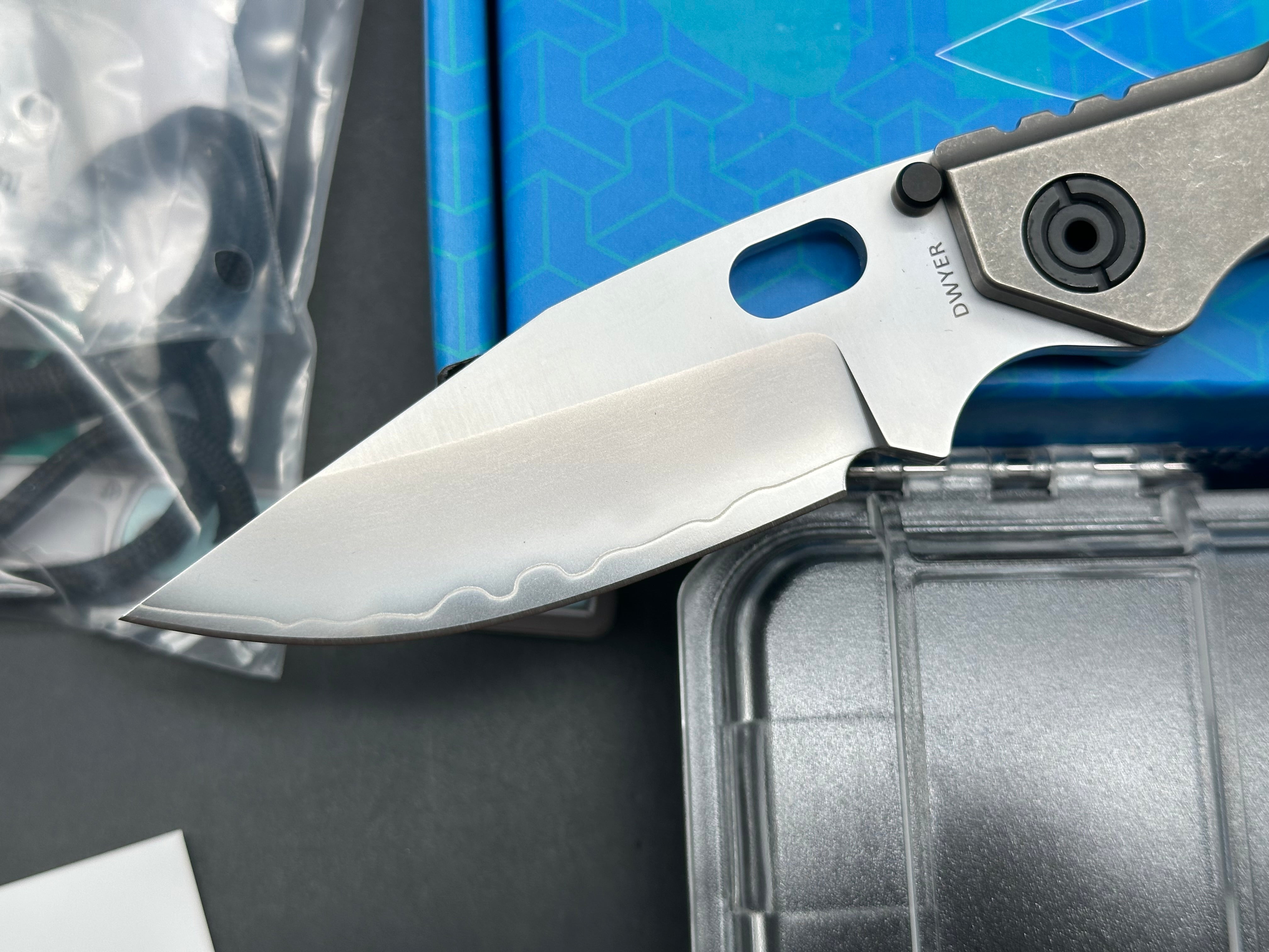North Mountain Blade BBNM 2521 Ti Bowie, SLD-Magic Blade