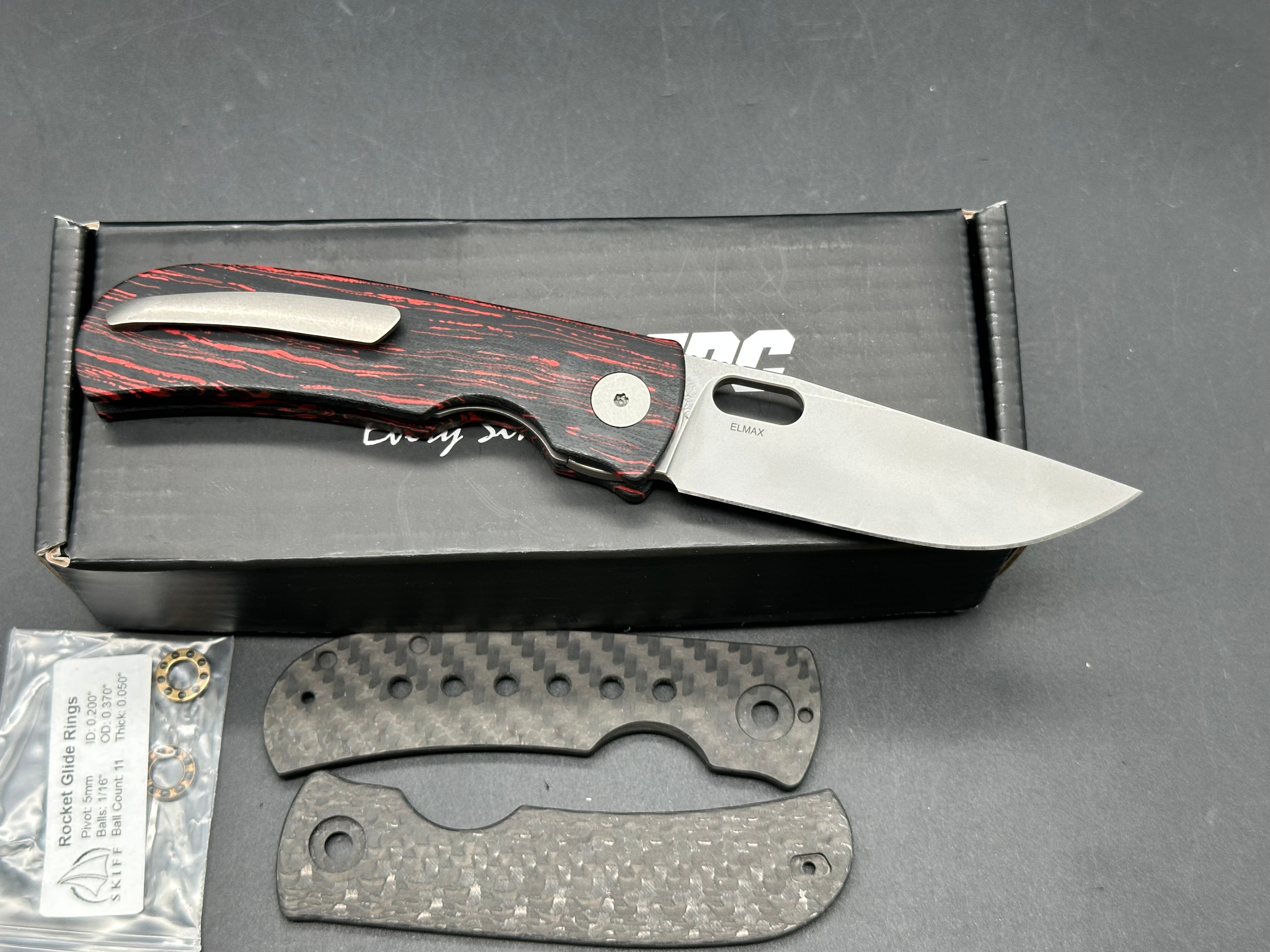 Wingman EDC with extra black carbon fiber scales