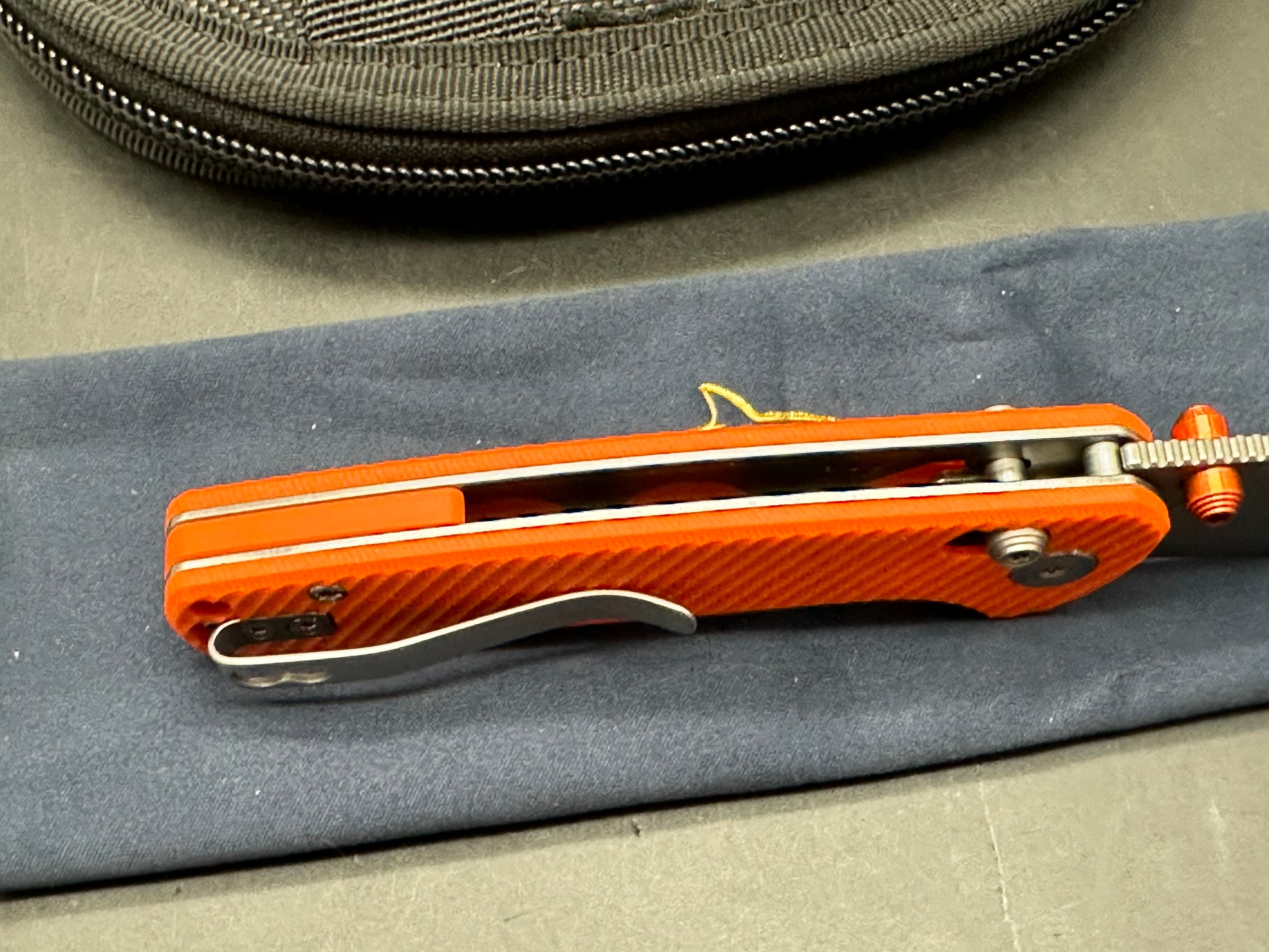 Vixino Rockshark, 3.03" 14C28N Stonewash Blade with Milled Orange G10 Scales