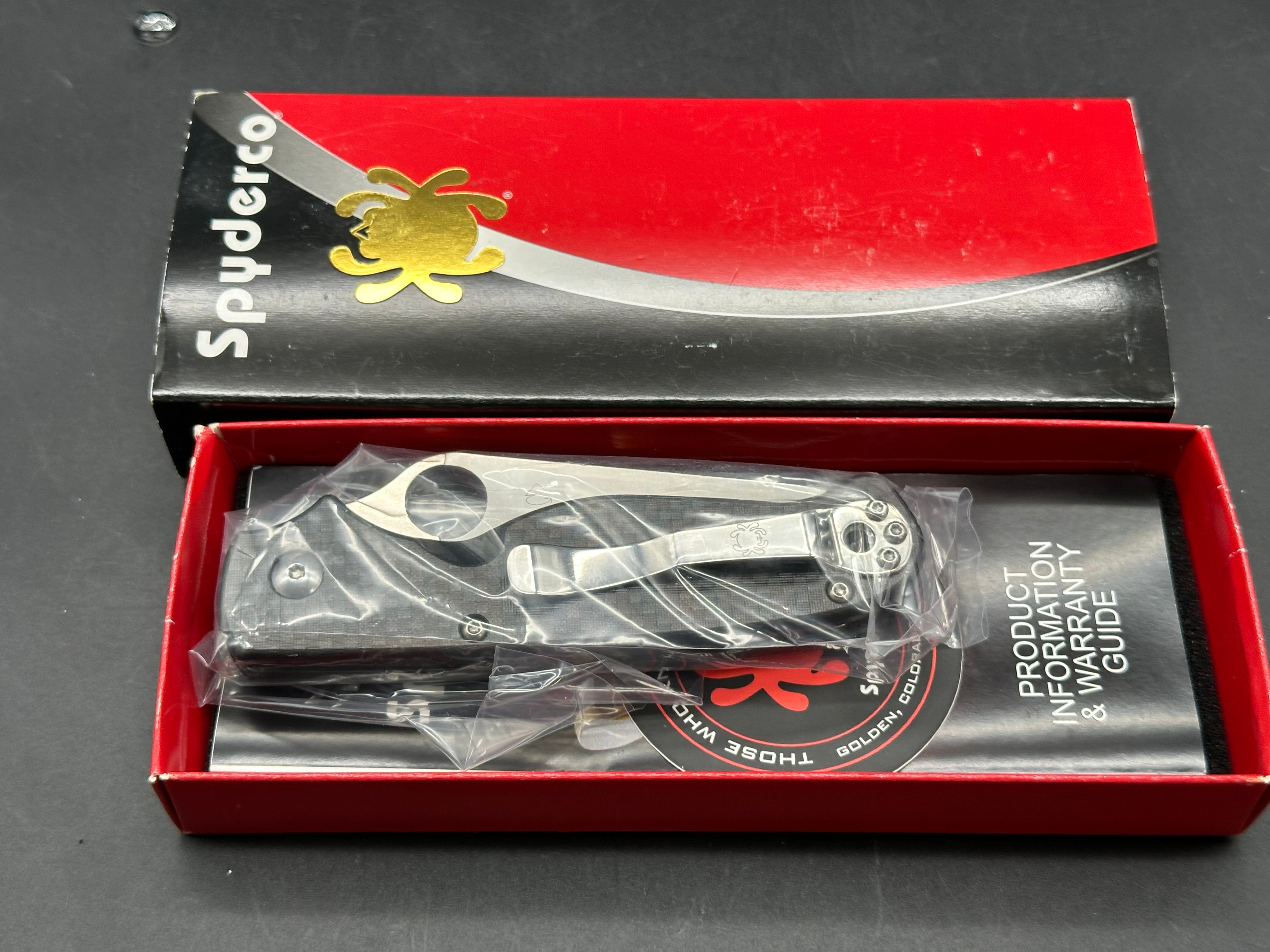 Spyderco ButtonUp, 3.27" 8Cr13MoV Satin Blade with Carbon Fiber-Black G10 Laminate Scales
