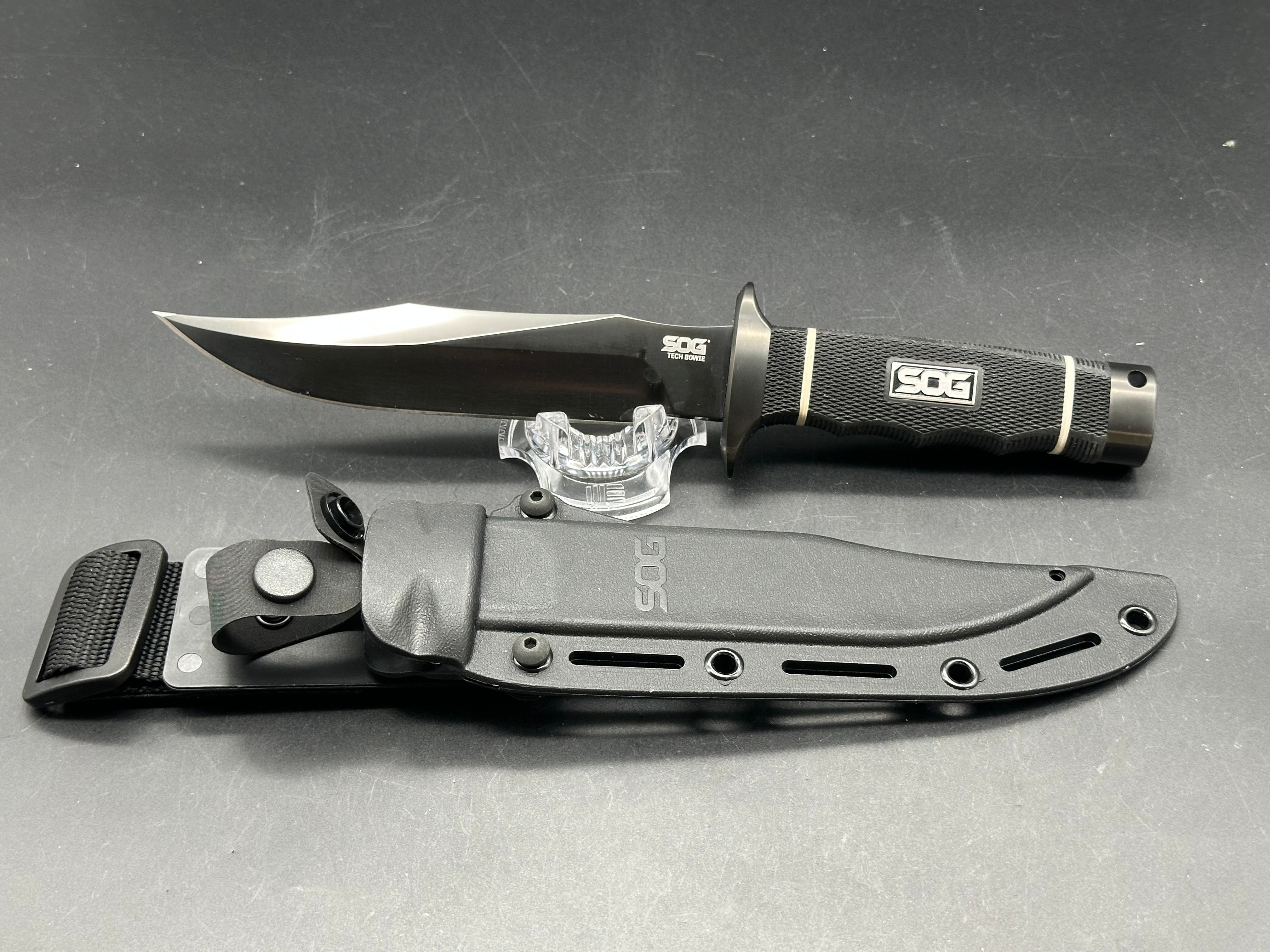 SOG Tech Bowie Fixed blade knife