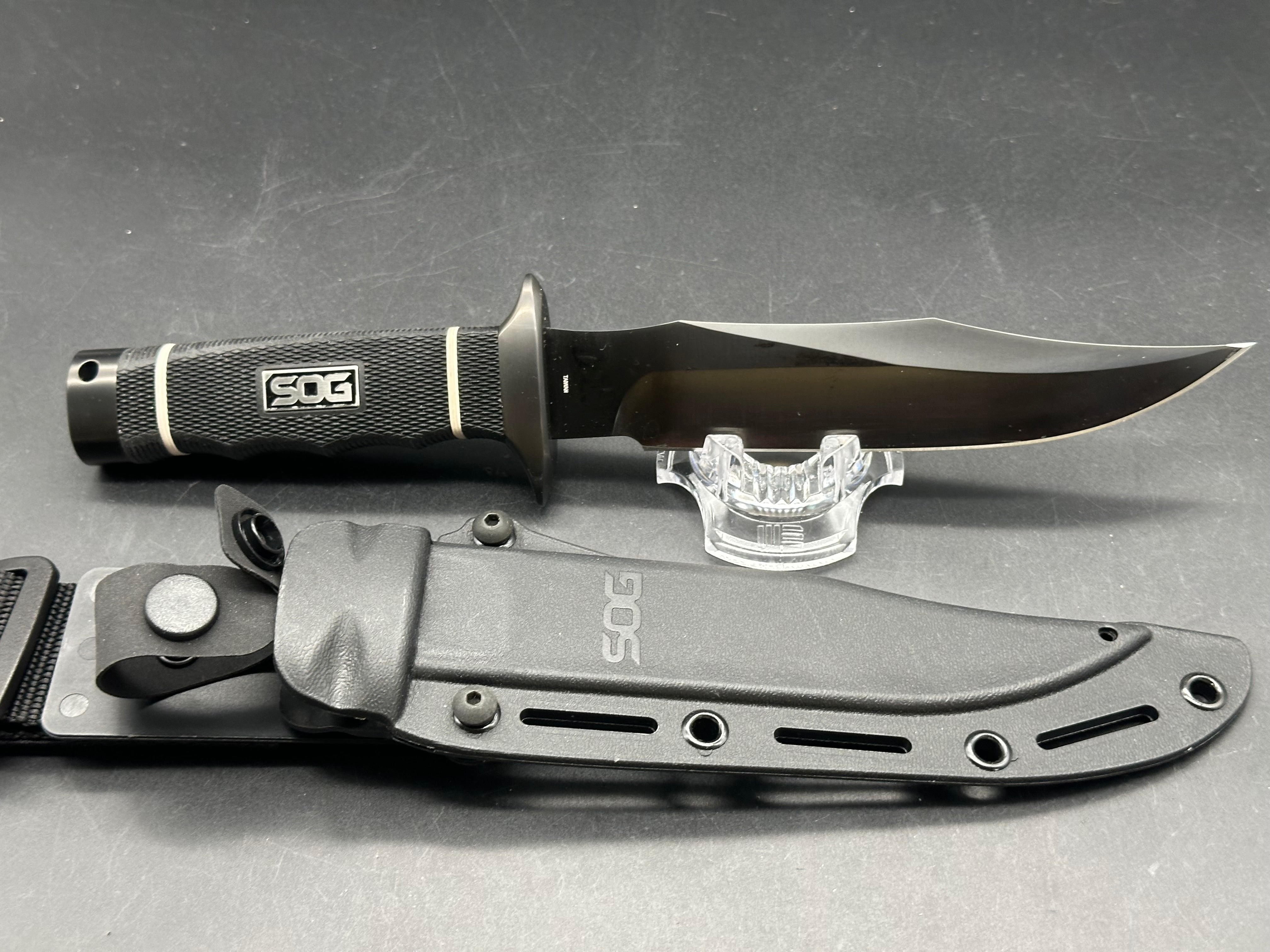 SOG Tech Bowie Fixed blade knife