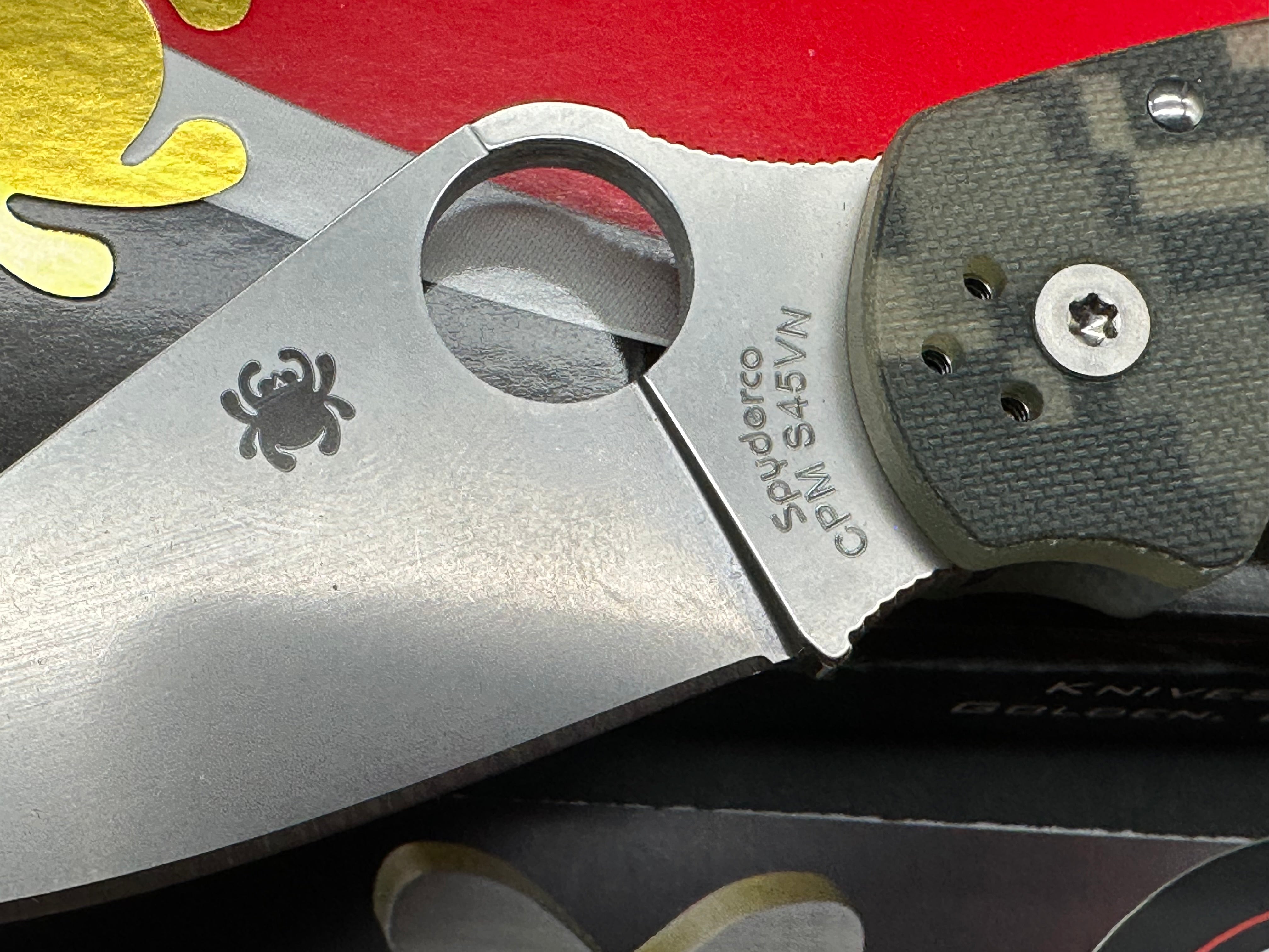 Spyderco Para 3, 2.93" CPM S45VN Stonewash Blade with Digi Camo G10 Scales