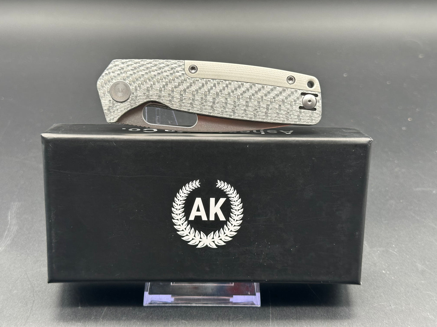 Asher Spiro Silver SS, 3.2" S35VN Blade with SIlver Twill Carbon Fiber and G10 Spacer Handle