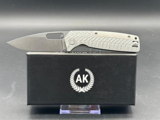 Asher Spiro Silver SS, 3.2" S35VN Blade with SIlver Twill Carbon Fiber and G10 Spacer Handle