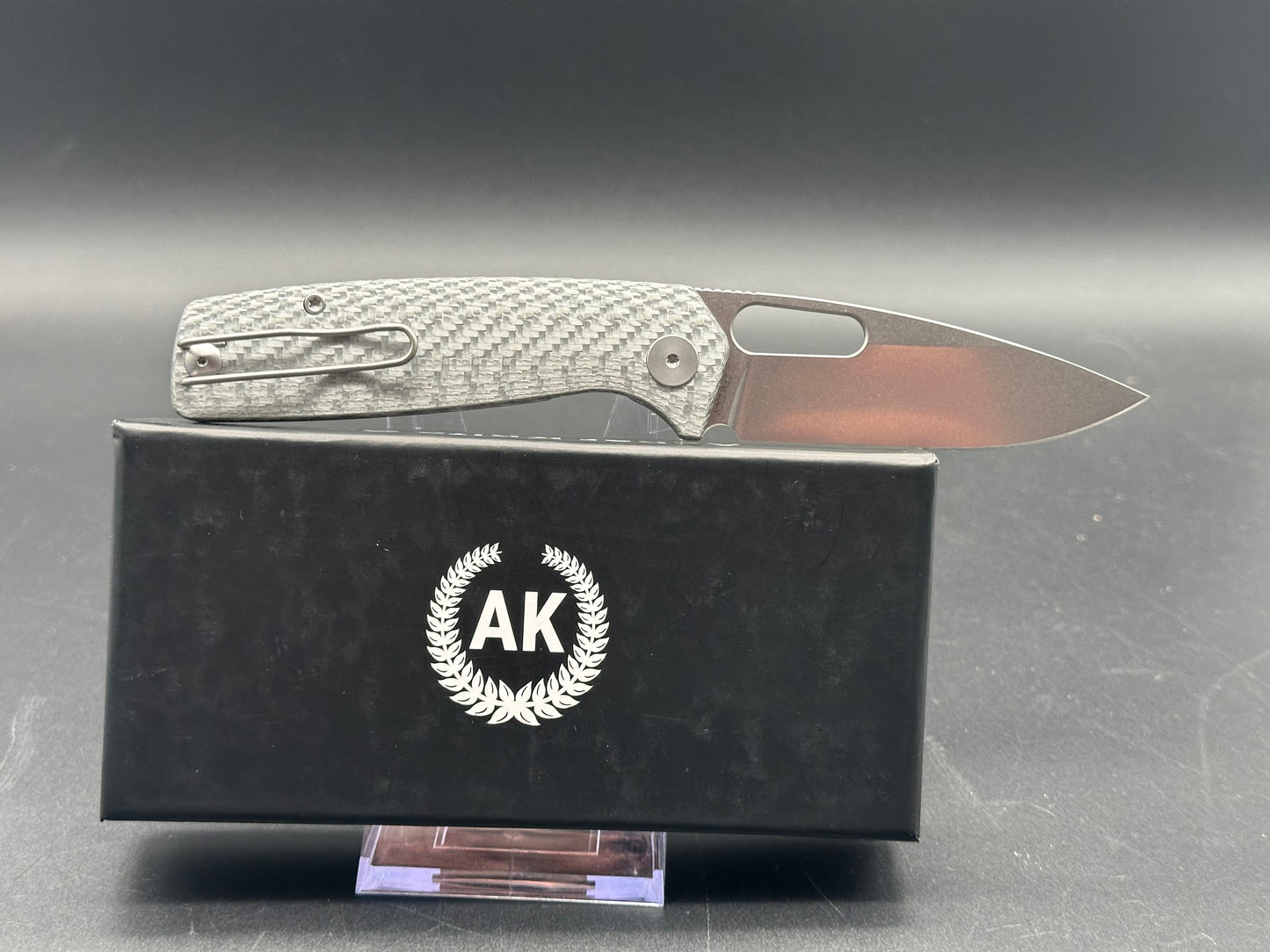 Asher Spiro Silver CF, 3.2" CPM 20CV Blade with Silver Twill Carbon Fiber Handle