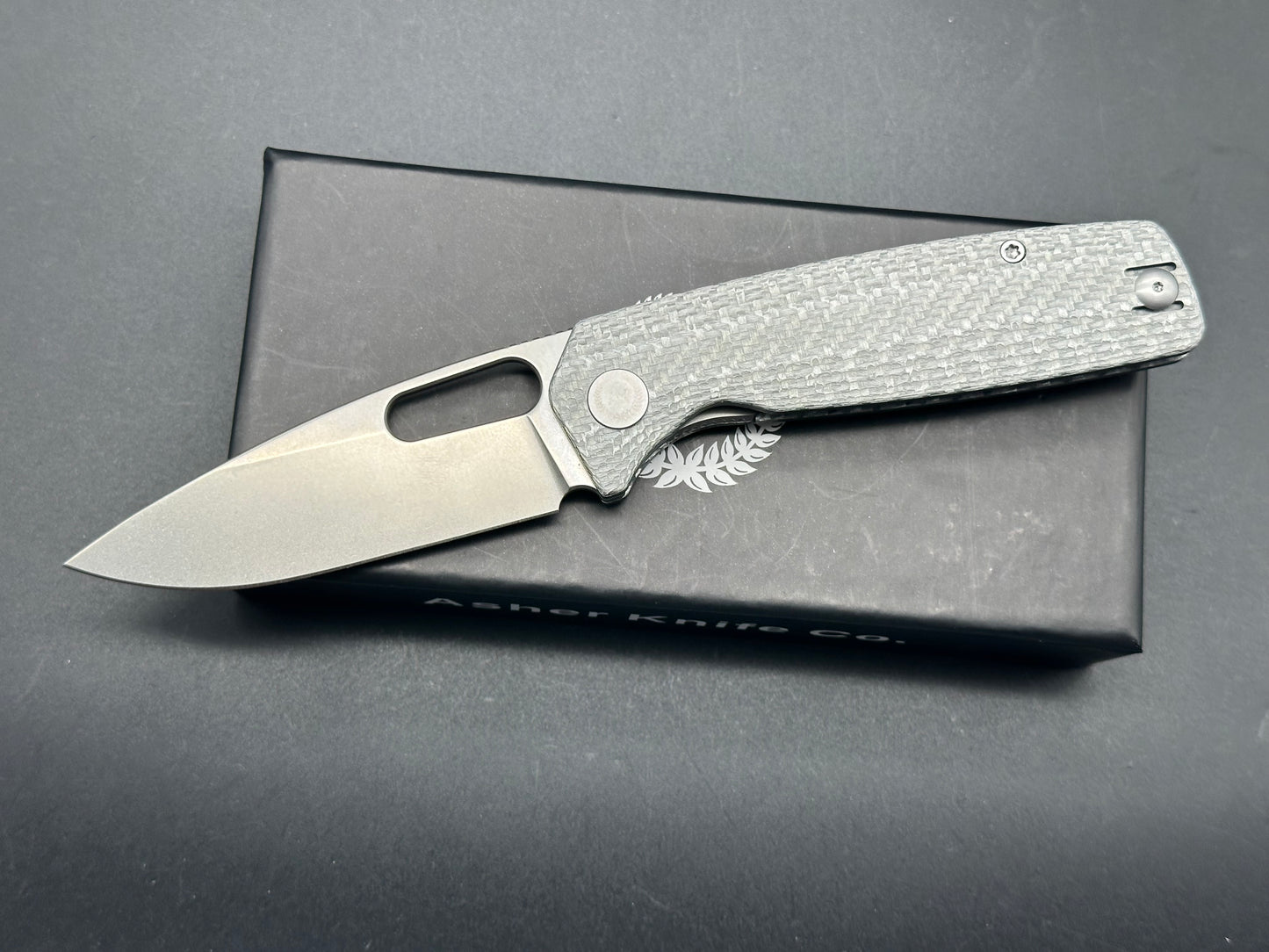 Asher Spiro Silver CF, 3.2" CPM 20CV Blade with Silver Twill Carbon Fiber Handle