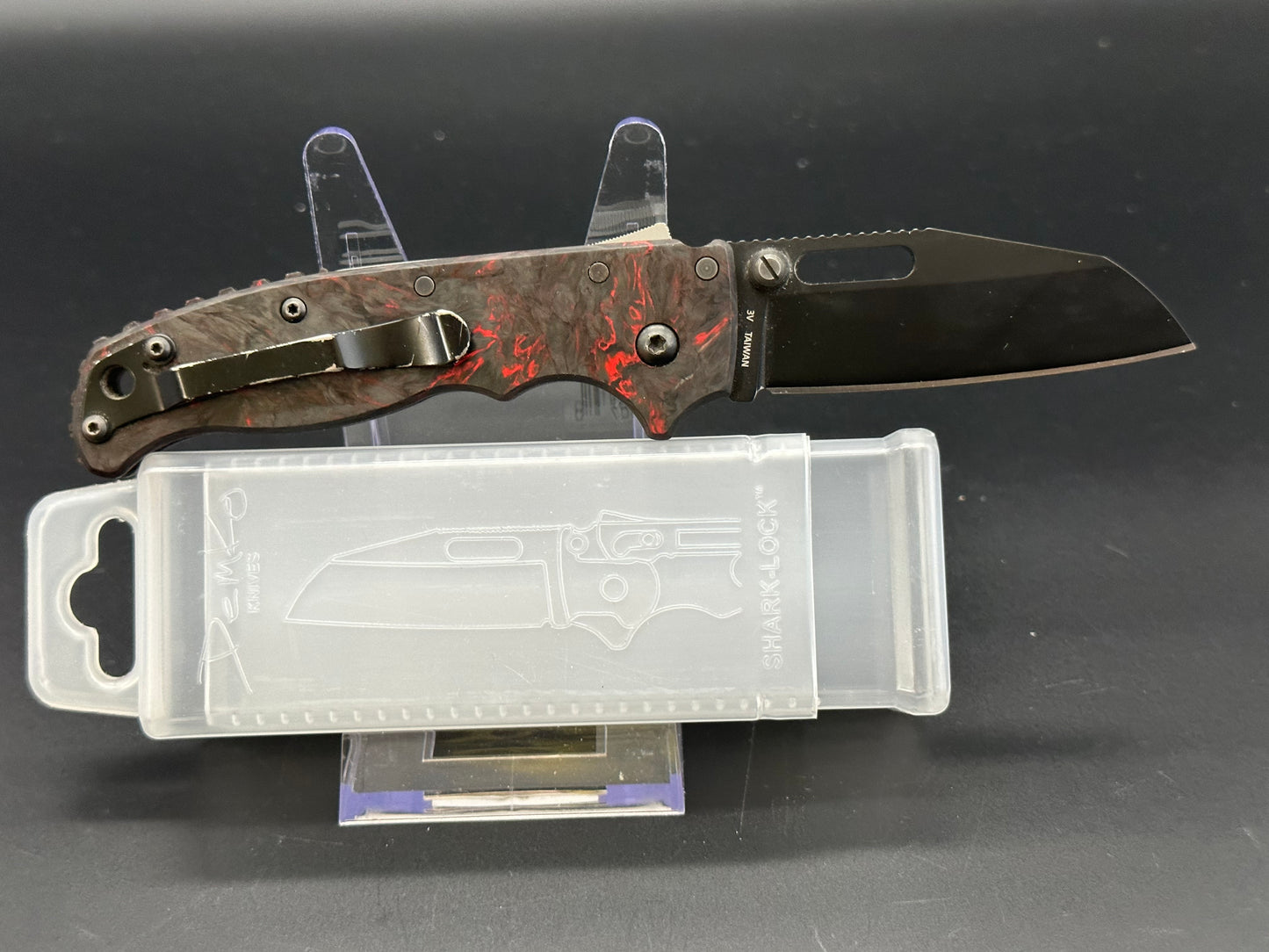 Demko AD20.5 red matter carbon fiber scales