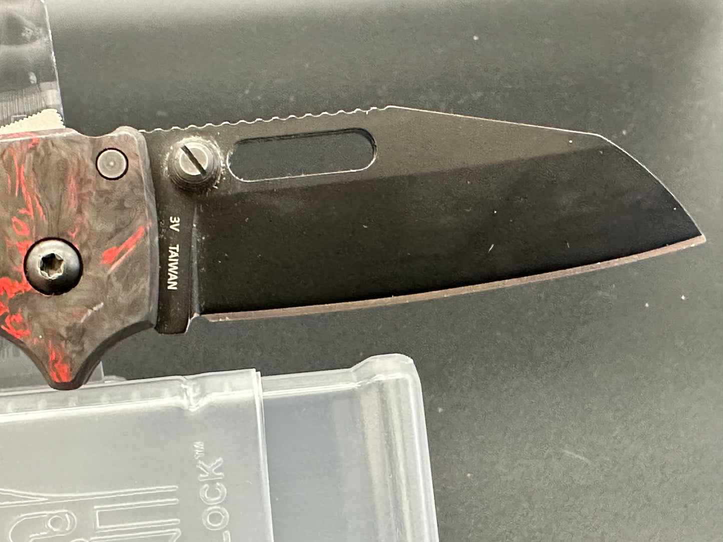 Demko AD20.5 red matter carbon fiber scales