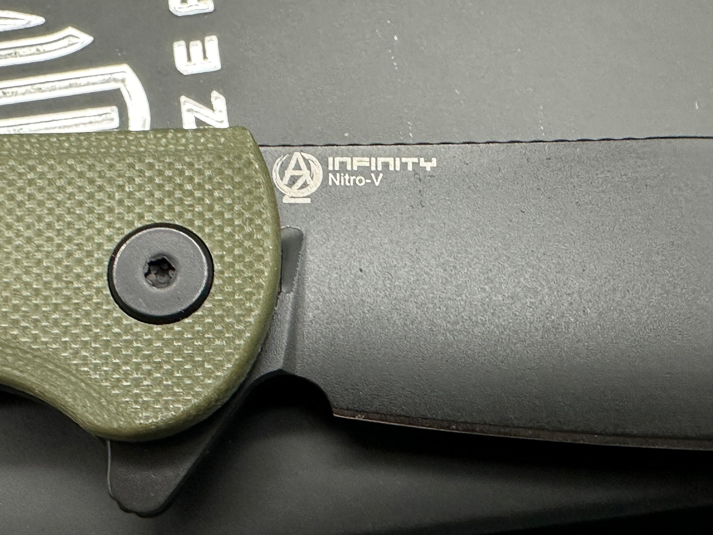 Kizer INFINITY NITRO-V black blade green G10