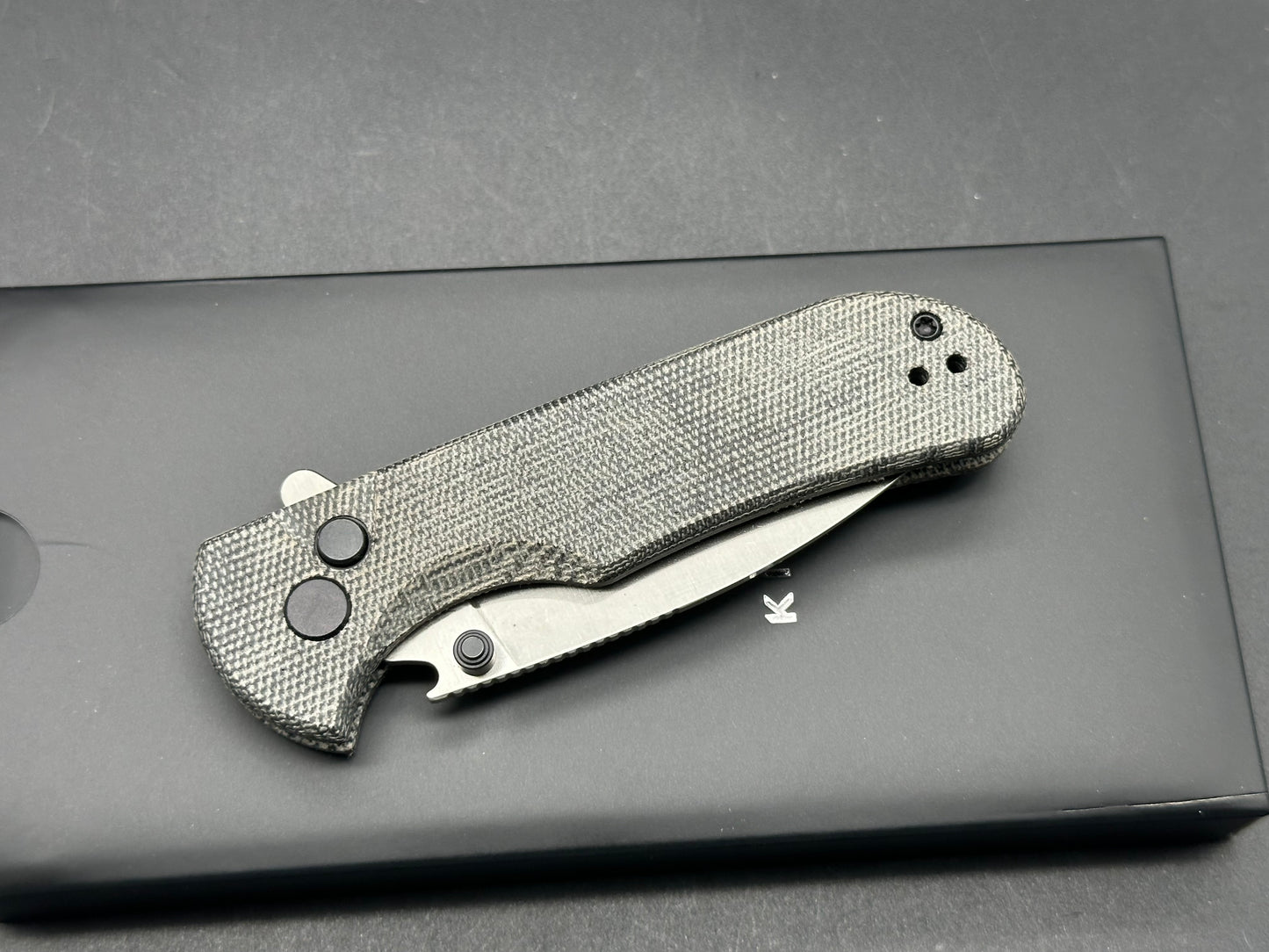 Kizer Pop black micarta scales w/Nitro V 3 inch blade