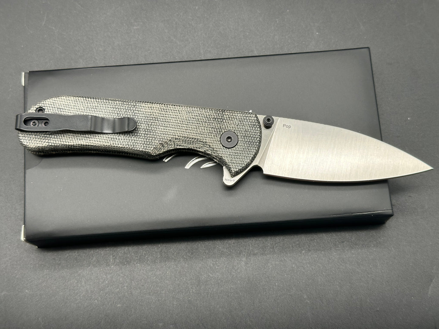 Kizer Pop black micarta scales w/Nitro V 3 inch blade