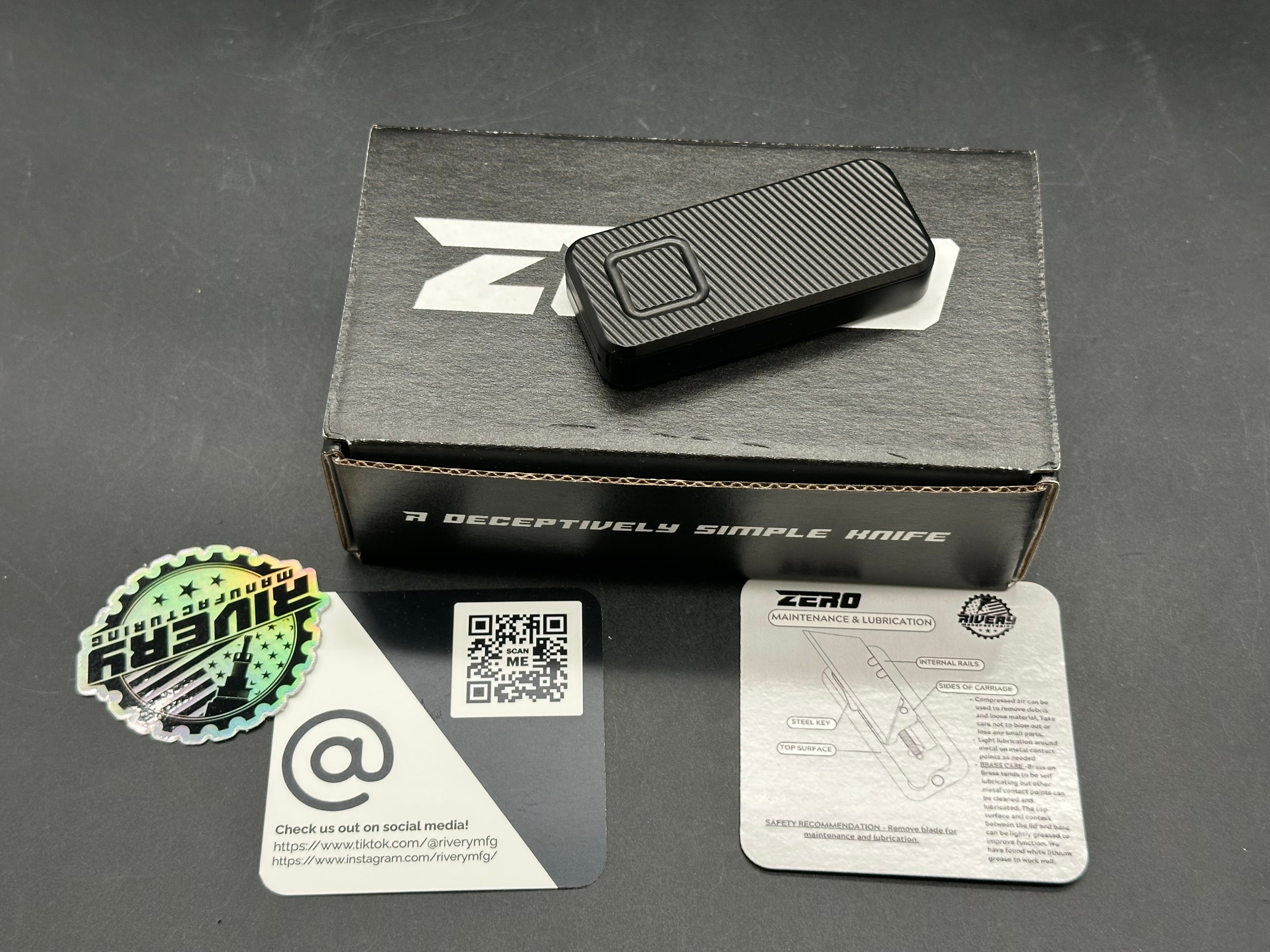 Rivery ZERO Utility Knife Utility Steel with File Pattern Black Aluminum