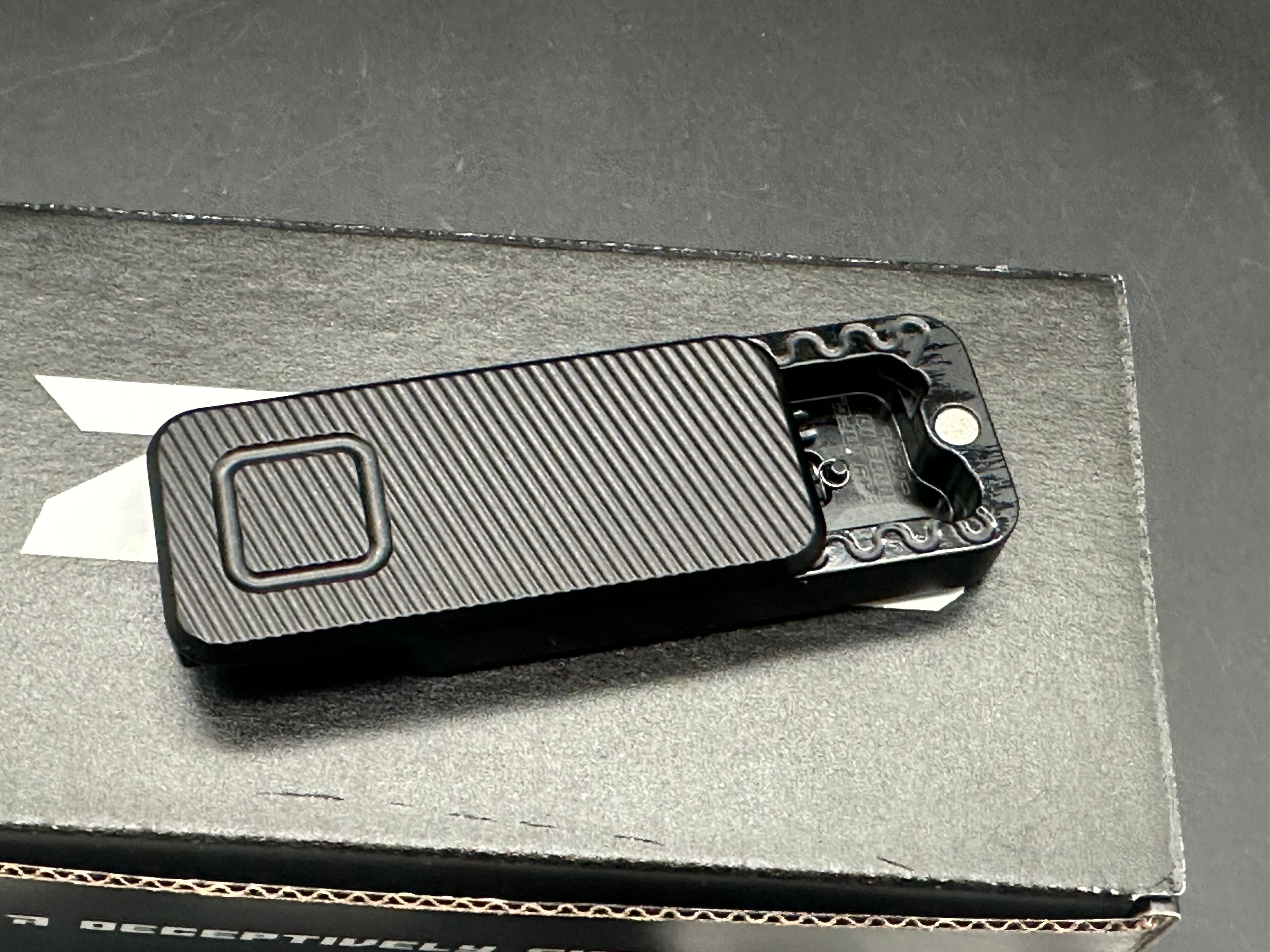 Rivery ZERO Utility Knife Utility Steel with File Pattern Black Aluminum