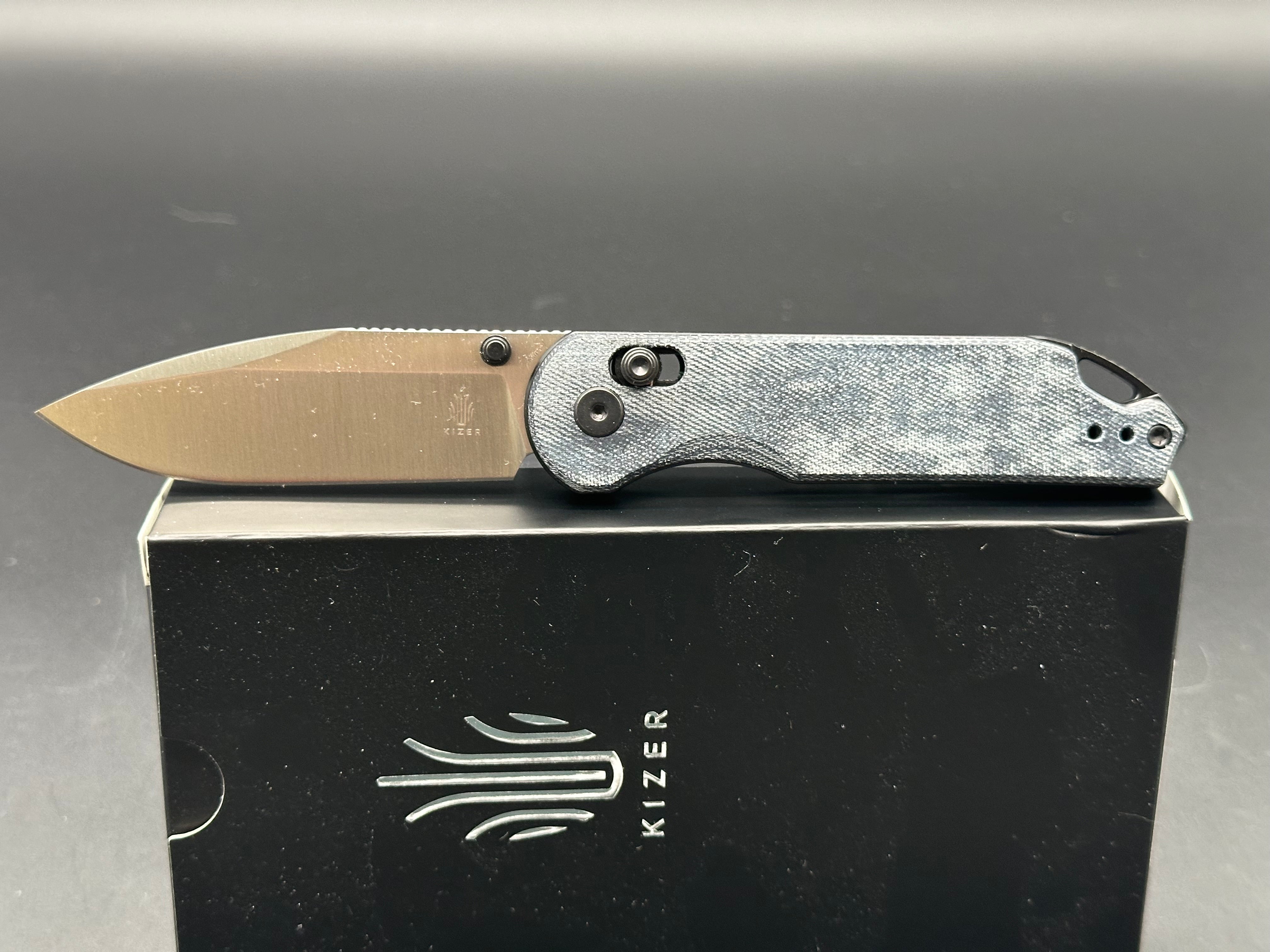 KIZER ASSASSIN FOLDING KNIFE NITRO V BLADE CLUTCH LOCK BLUE MICARTA HANDLE