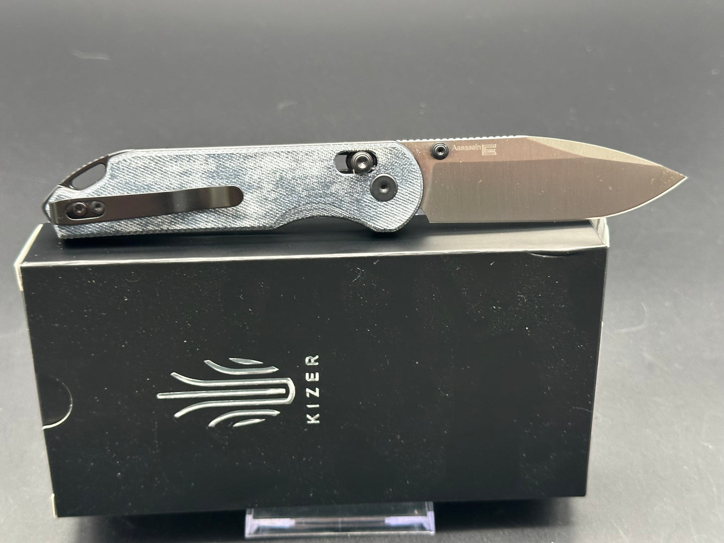 KIZER ASSASSIN FOLDING KNIFE NITRO V BLADE CLUTCH LOCK BLUE MICARTA HANDLE