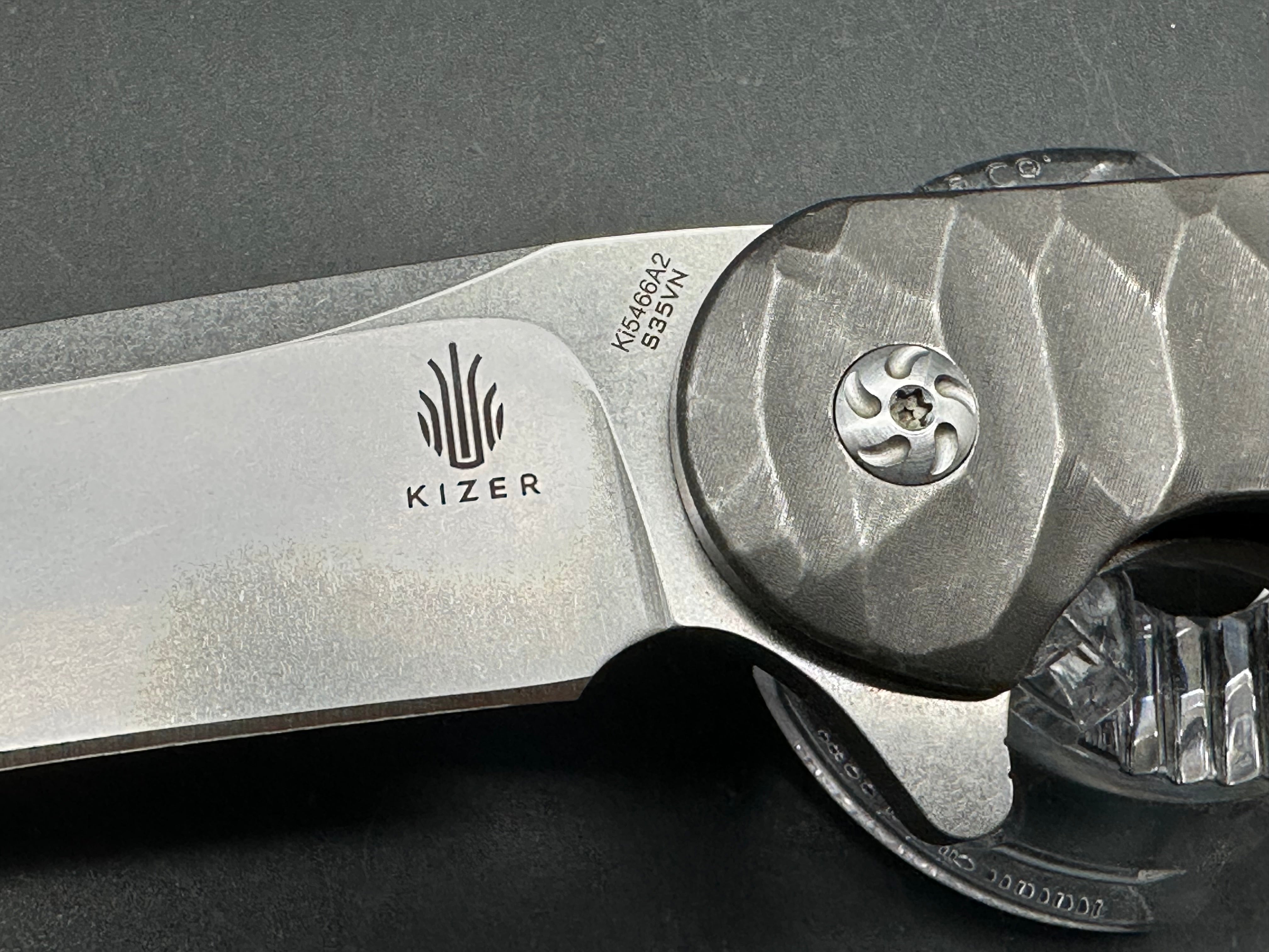 Kizer Dukes Large Matt Cuchiara design. 3.5 inch satin finish CPM-S35VN blade. Milled titanium frame
