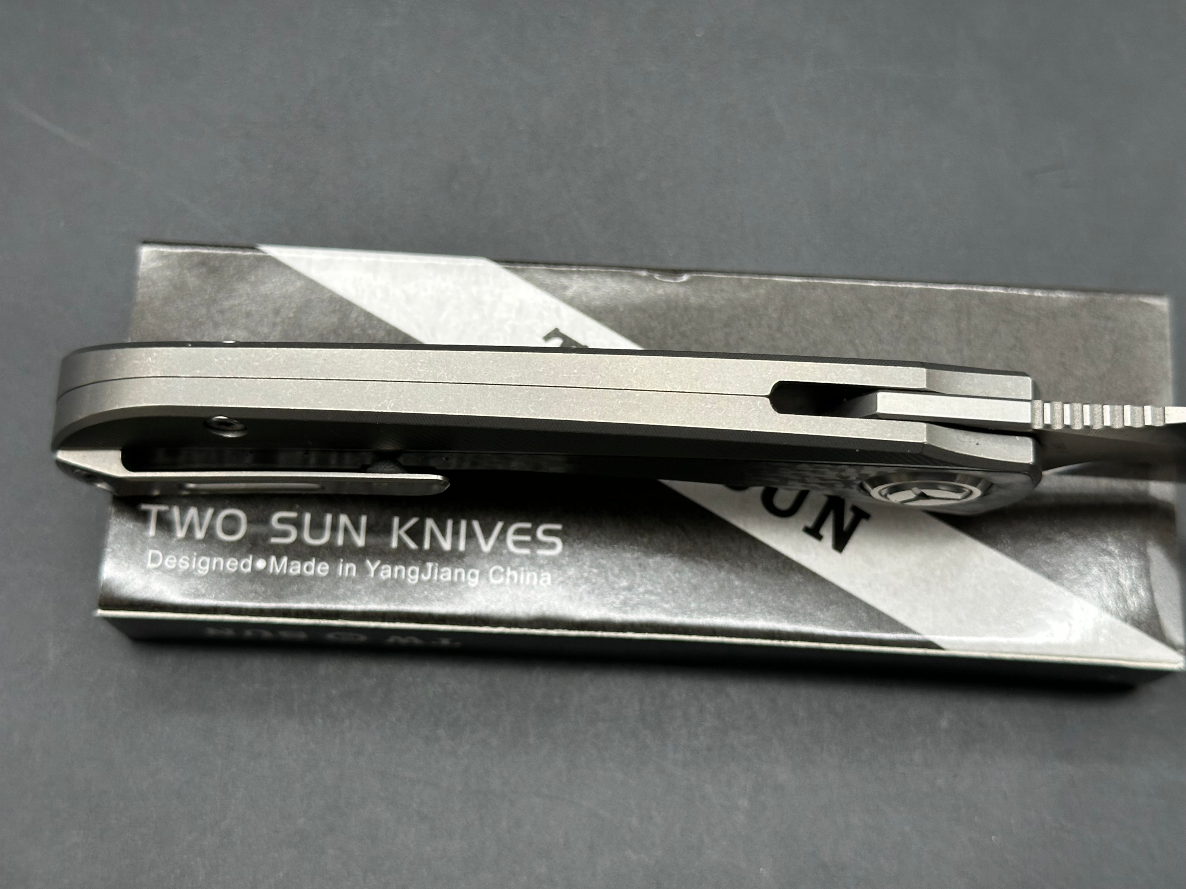TwoSun TS191  titanium/CF handle w/S90V blade