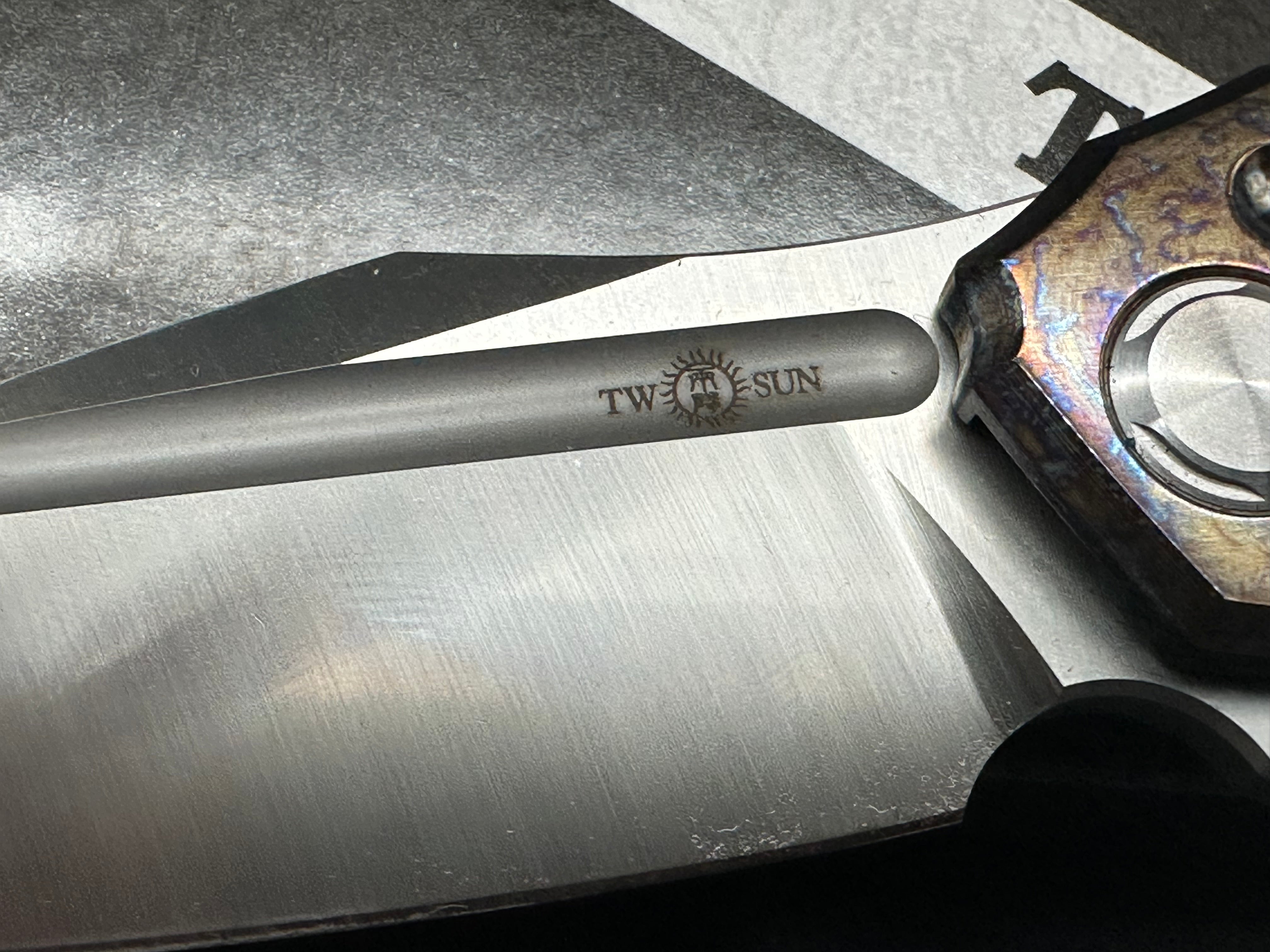 TwoSun TS220 titanium handle w/M390 blade