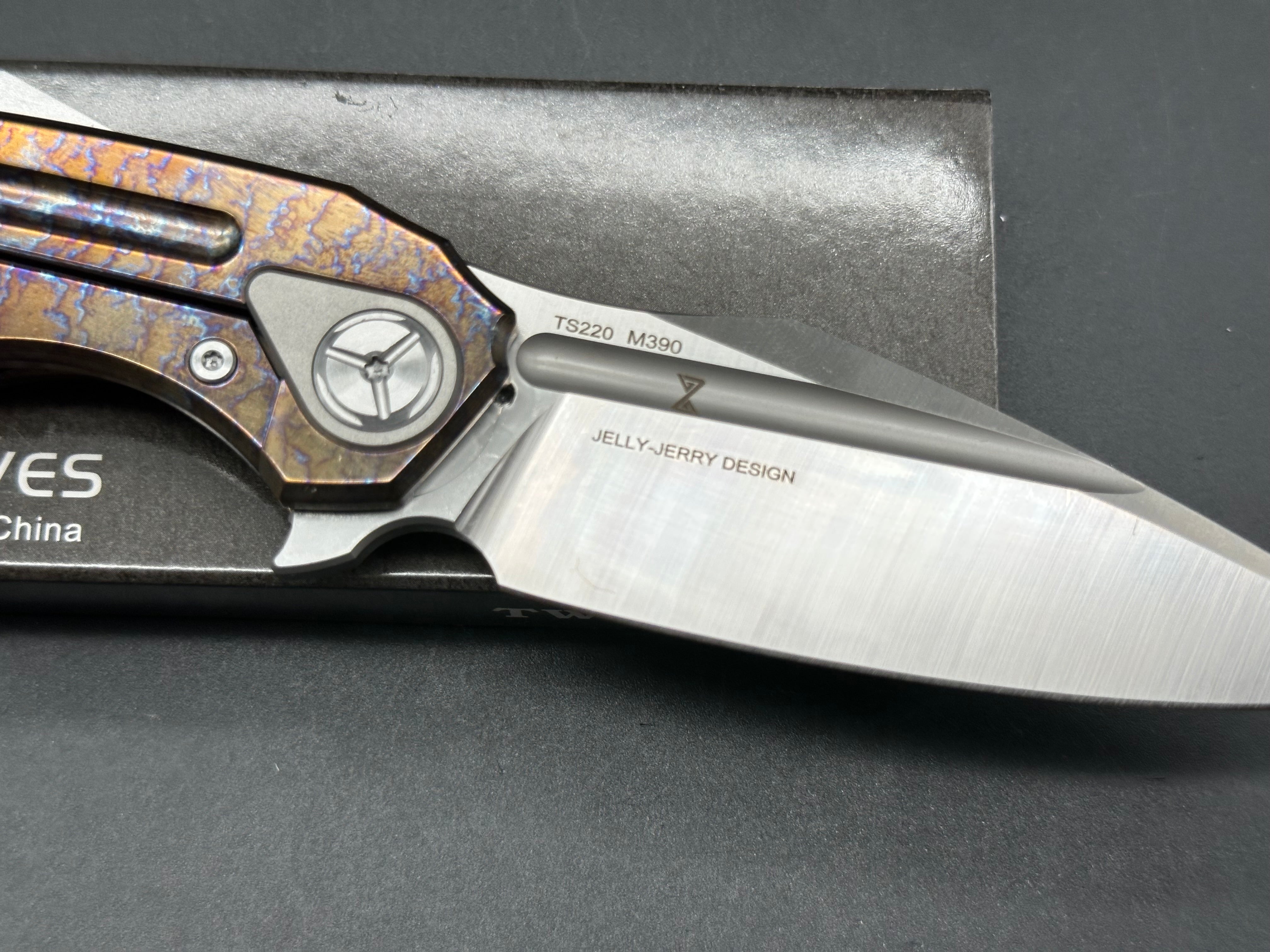TwoSun TS220 titanium handle w/M390 blade