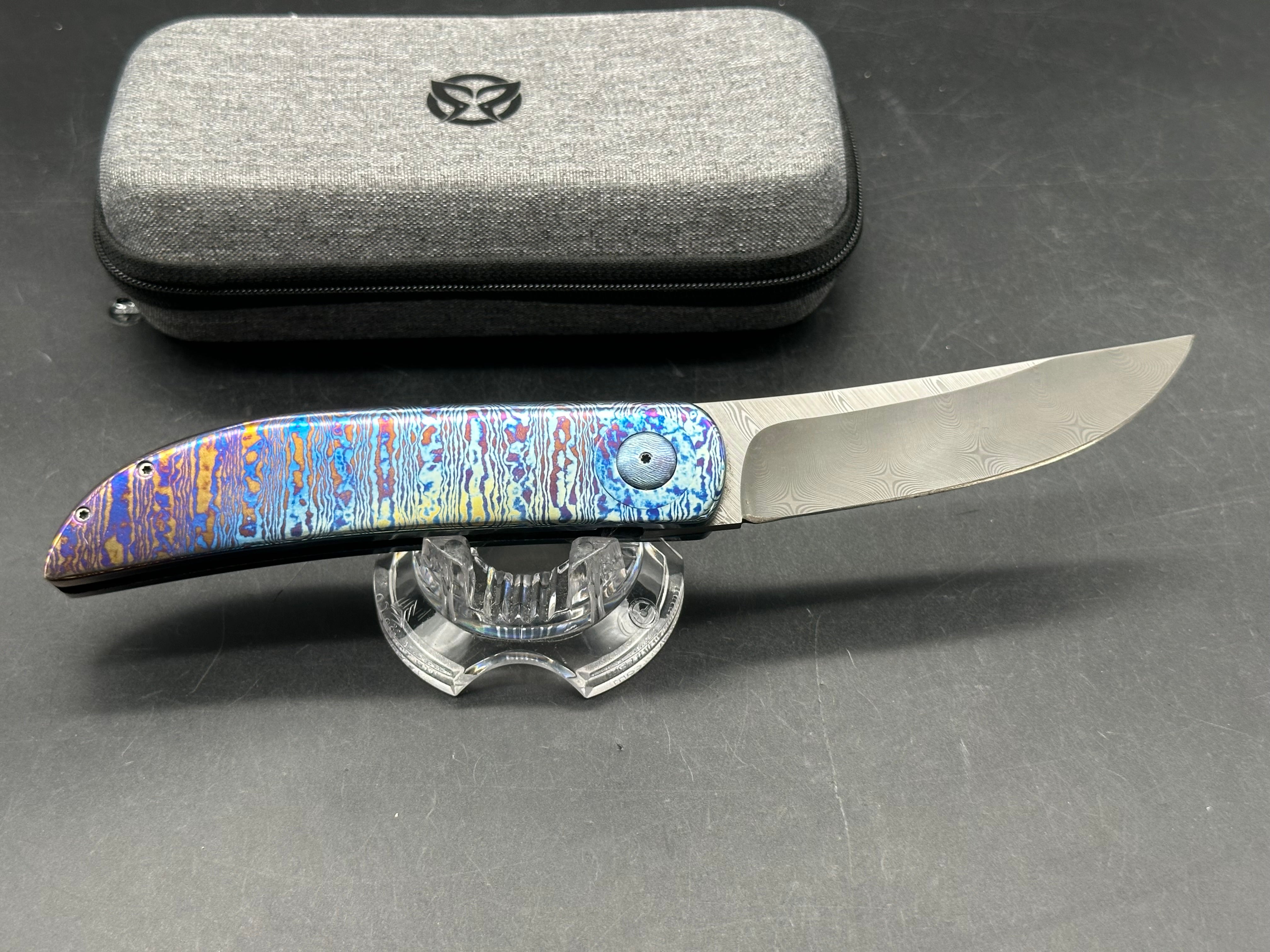 Pieter Annandale Custom Folder Designed and forged by esteemed South African knifemaker Pieter Annandale
