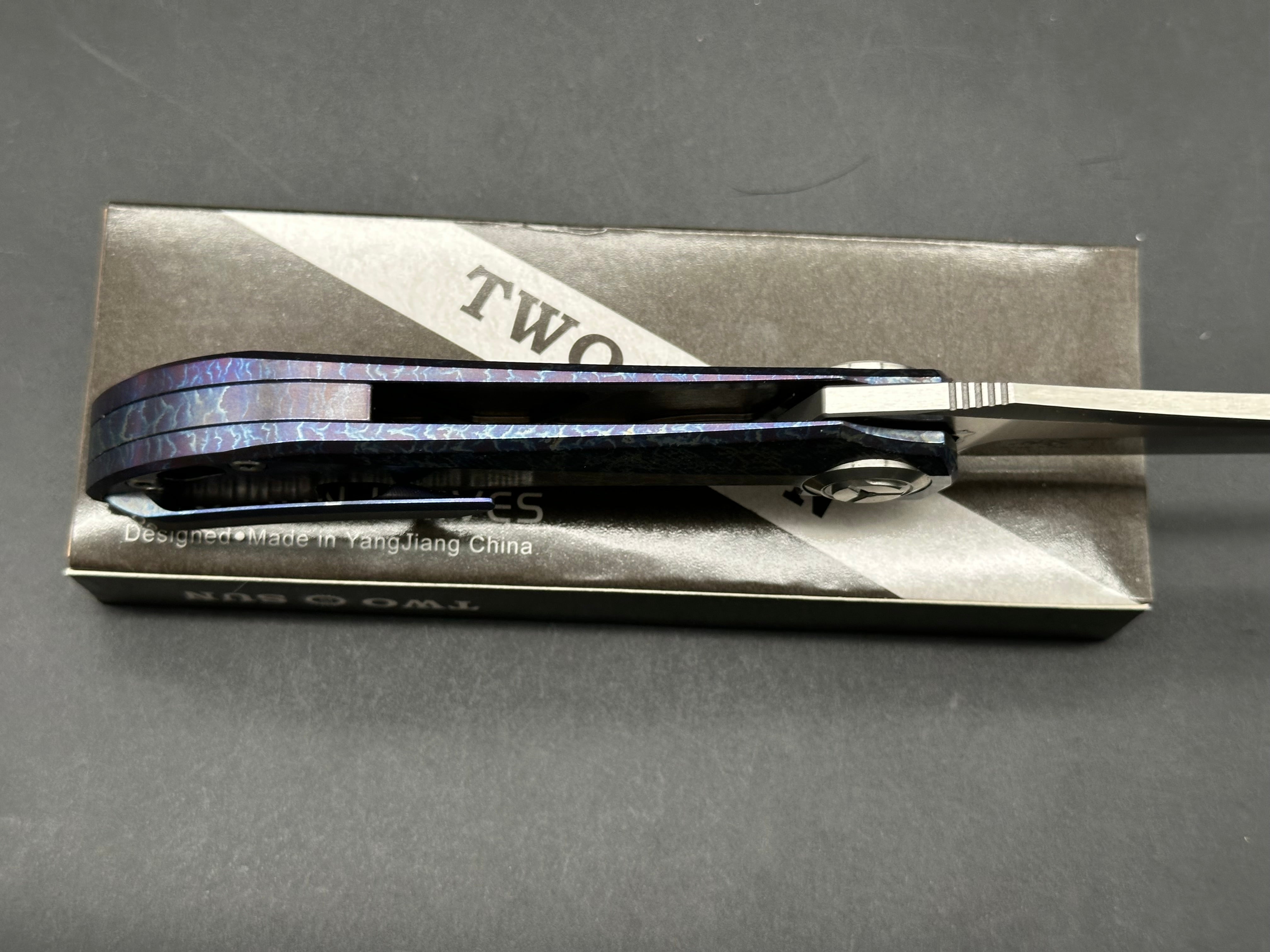 TwoSun TS196 titanium handle w/M390 blade