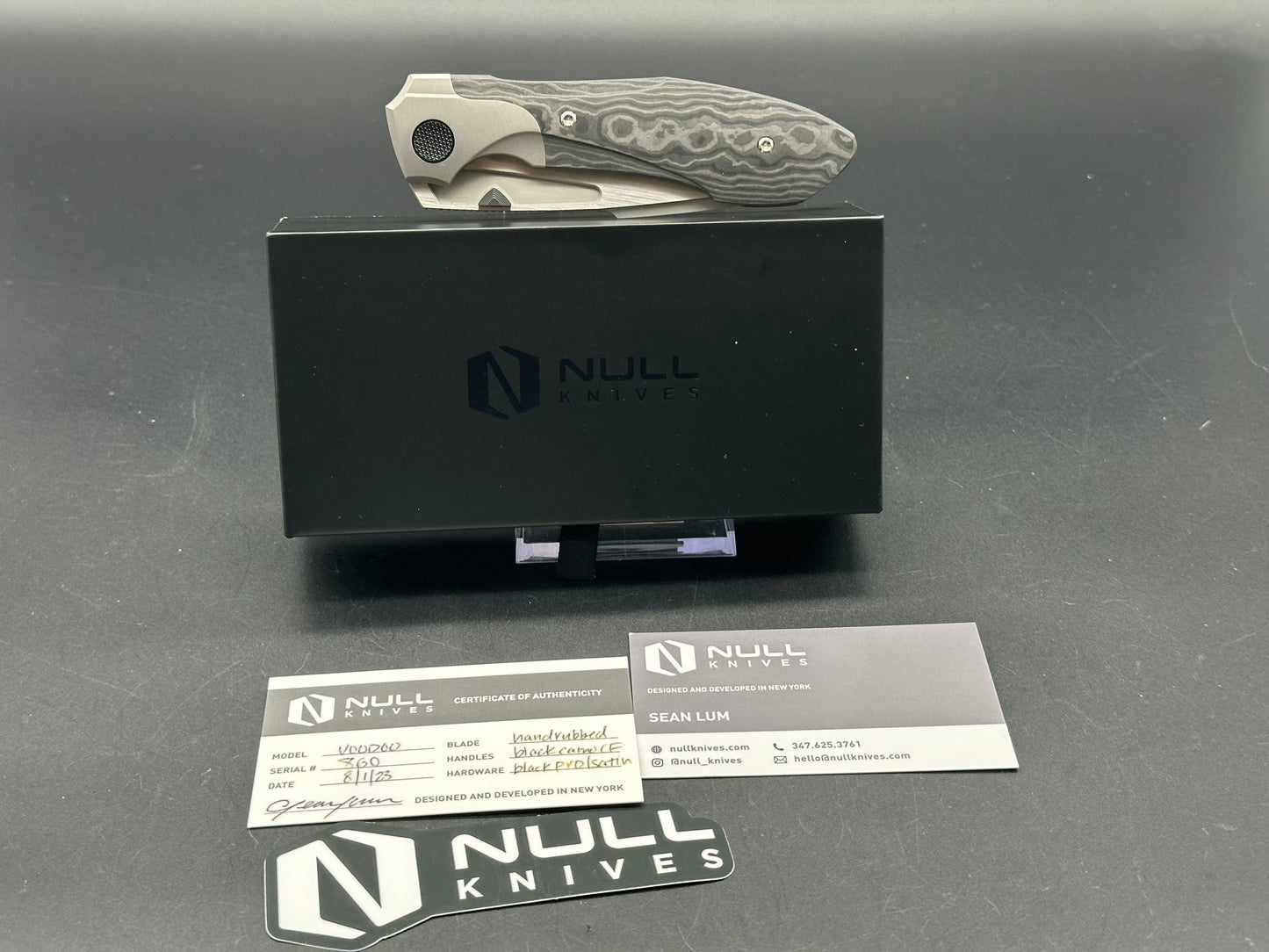 Null Knives Voodoo titanium/CF handles w/Hand satin M390 blade