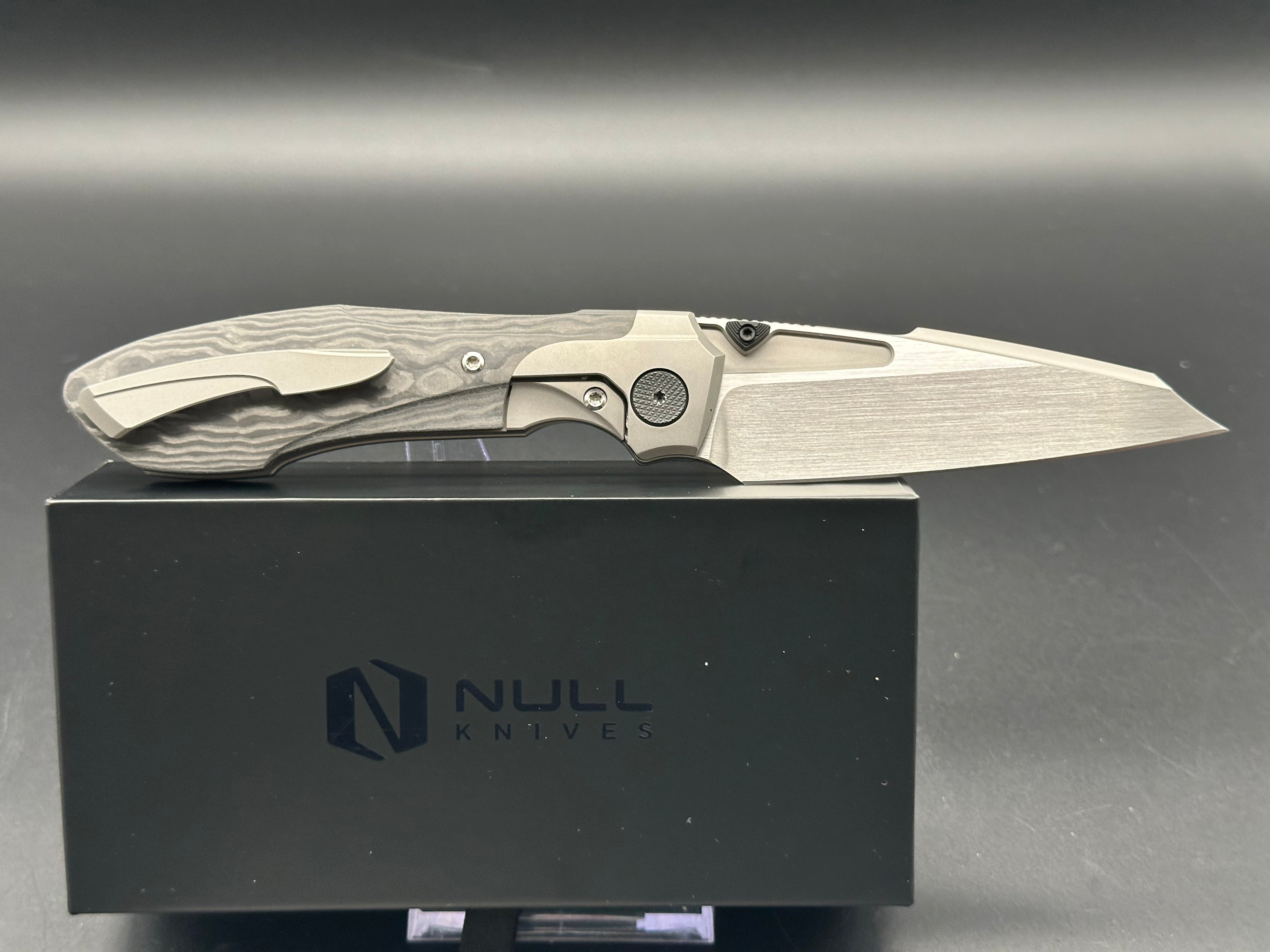 Null Knives Voodoo titanium/CF handles w/Hand satin M390 blade