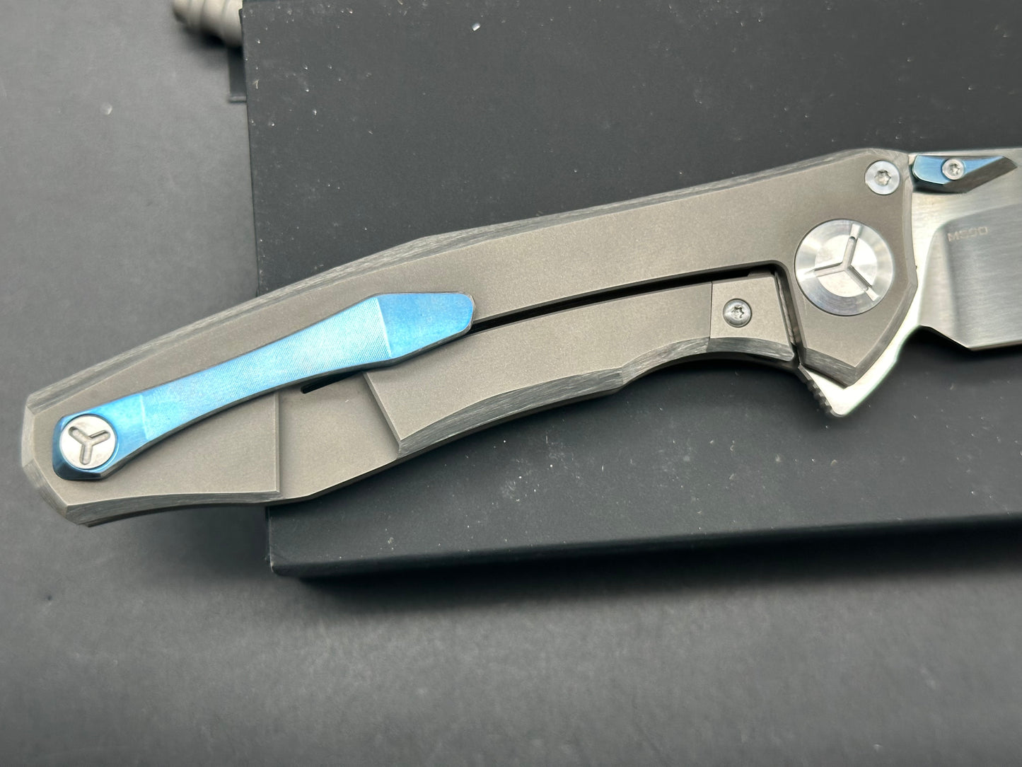 Kevin John Wing Integral titanium handle w/M390 blade