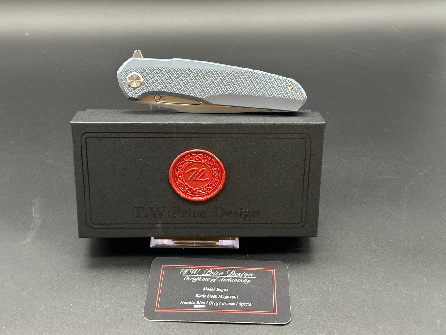 T.W. Price Reyne Stonewashed Blade / 32v Blue Handle Magnacut blade