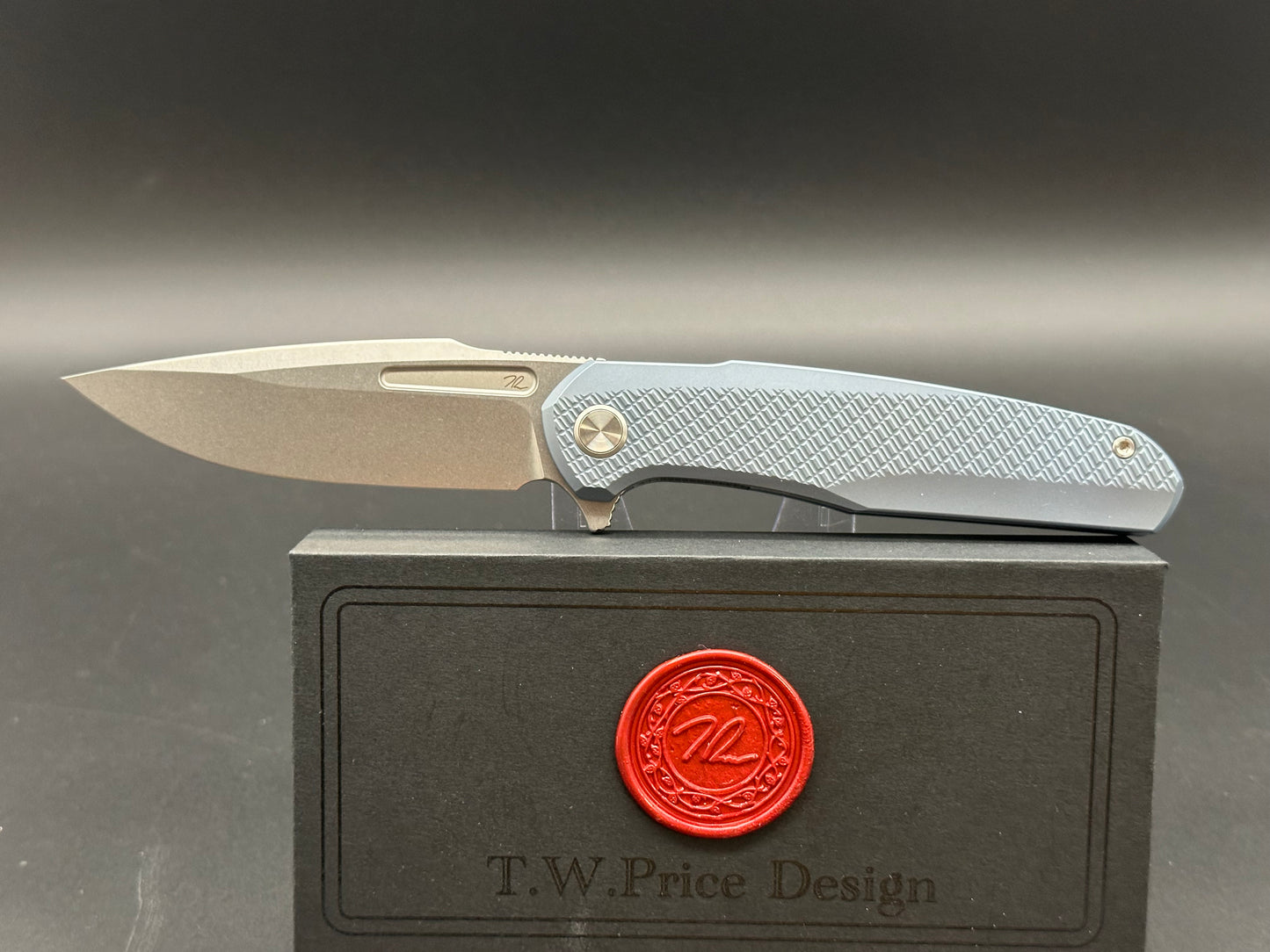 T.W. Price Reyne Stonewashed Blade / 32v Blue Handle Magnacut blade