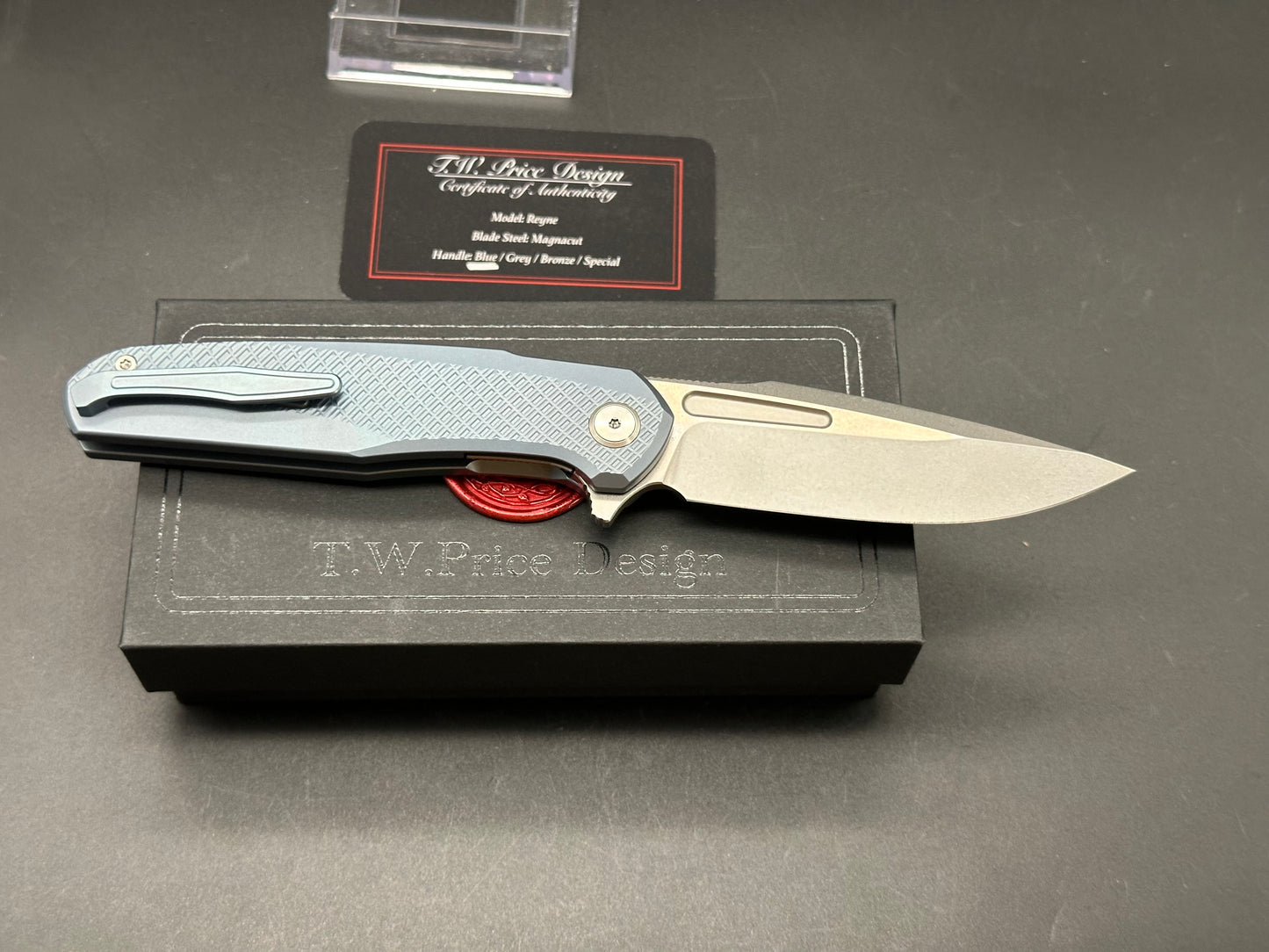 T.W. Price Reyne Stonewashed Blade / 32v Blue Handle Magnacut blade