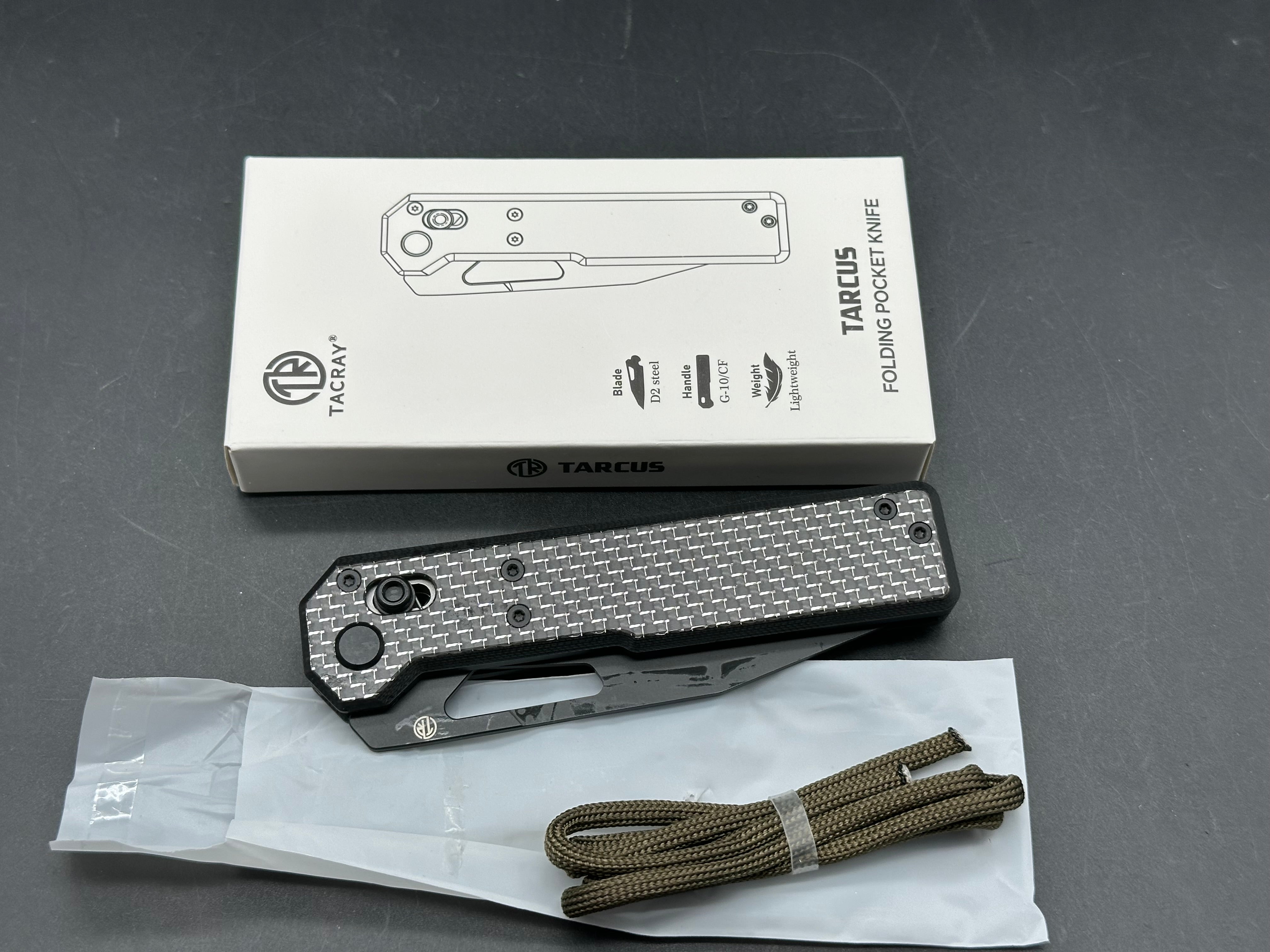 Tacray Tarcus 3.5" D2 DLC Coated Blade with Silver Carbon Fiber and Black G10 Laminate Scales