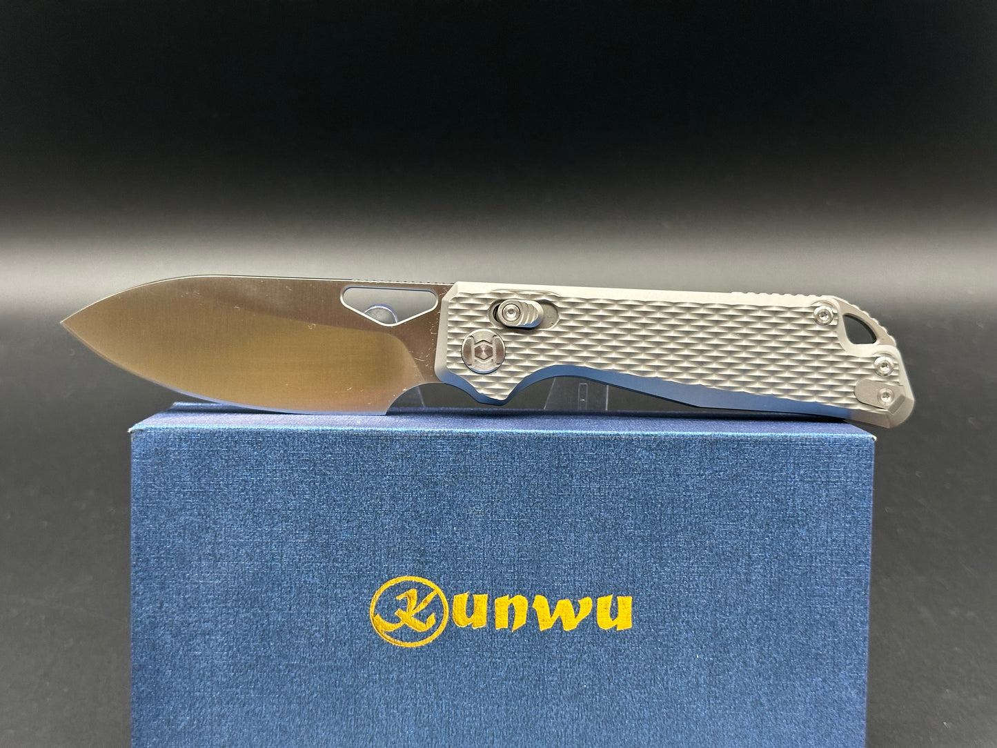 Kunwu Knives PULSAR Elmax Diamond Textured Titanium