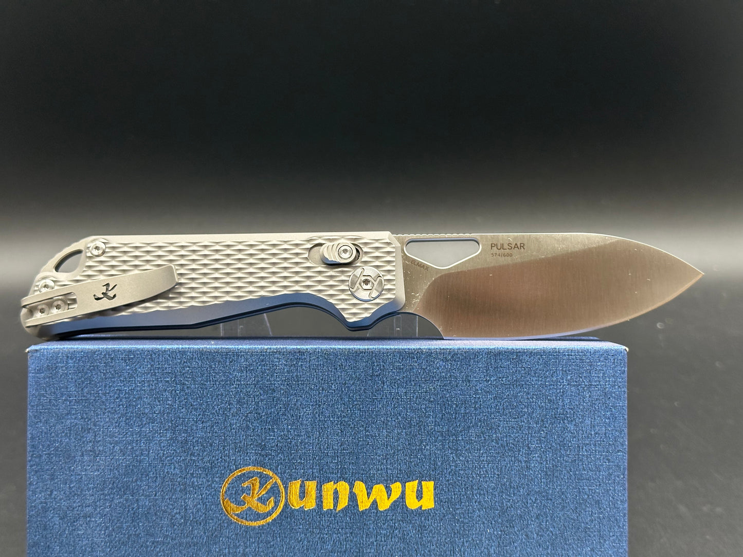 Kunwu Knives PULSAR Elmax Diamond Textured Titanium