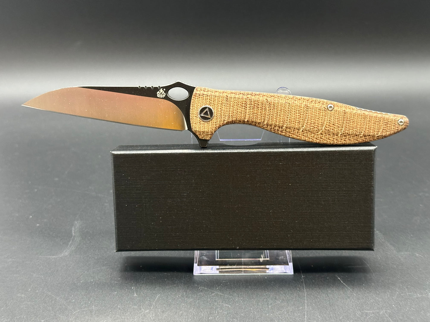 QSP Locust Liner Lock Knife Natural Flax Micarta