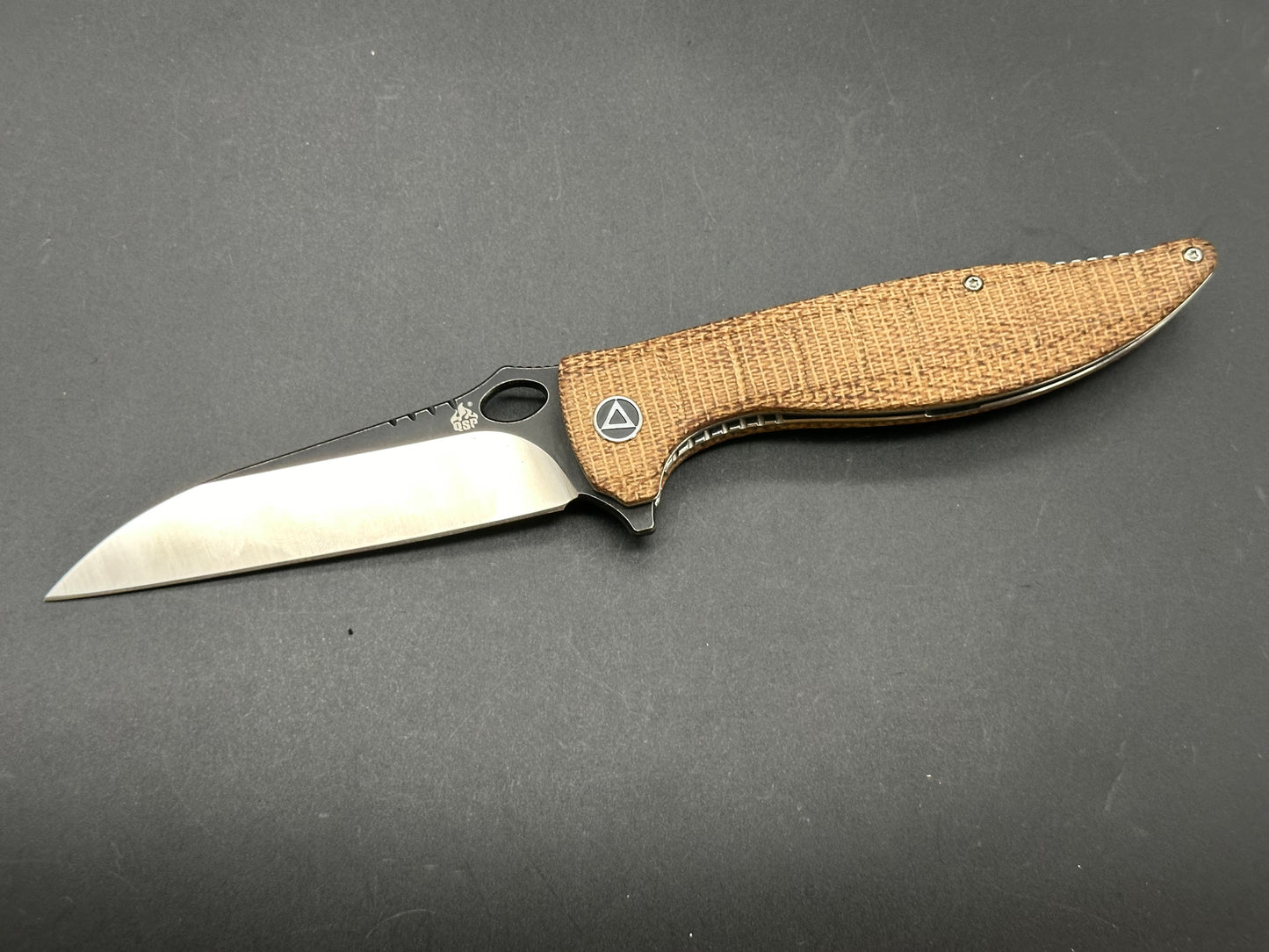 QSP Locust Liner Lock Knife Natural Flax Micarta