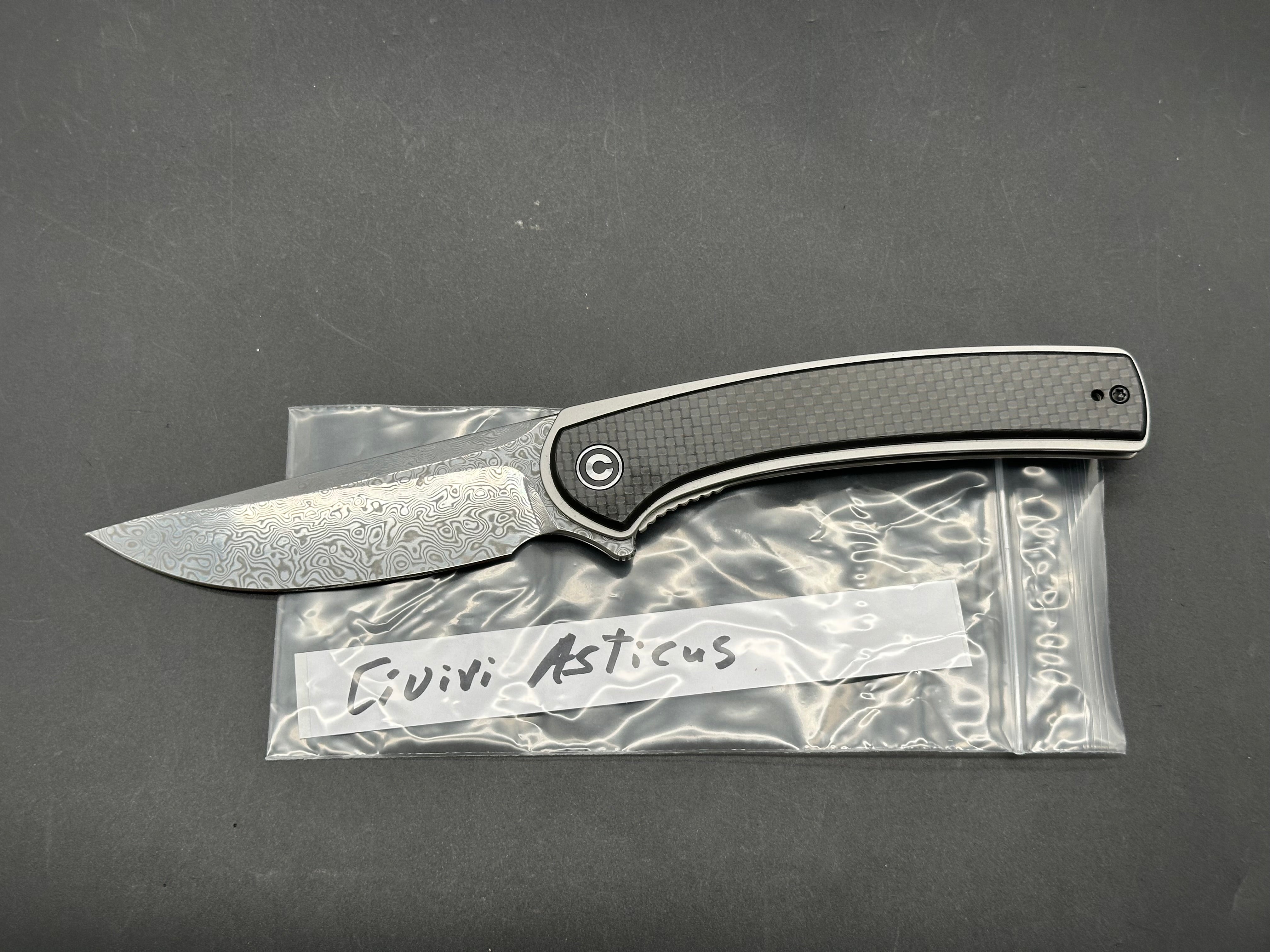 Civivi Asticus CF/G10 scales w/Damascus blade