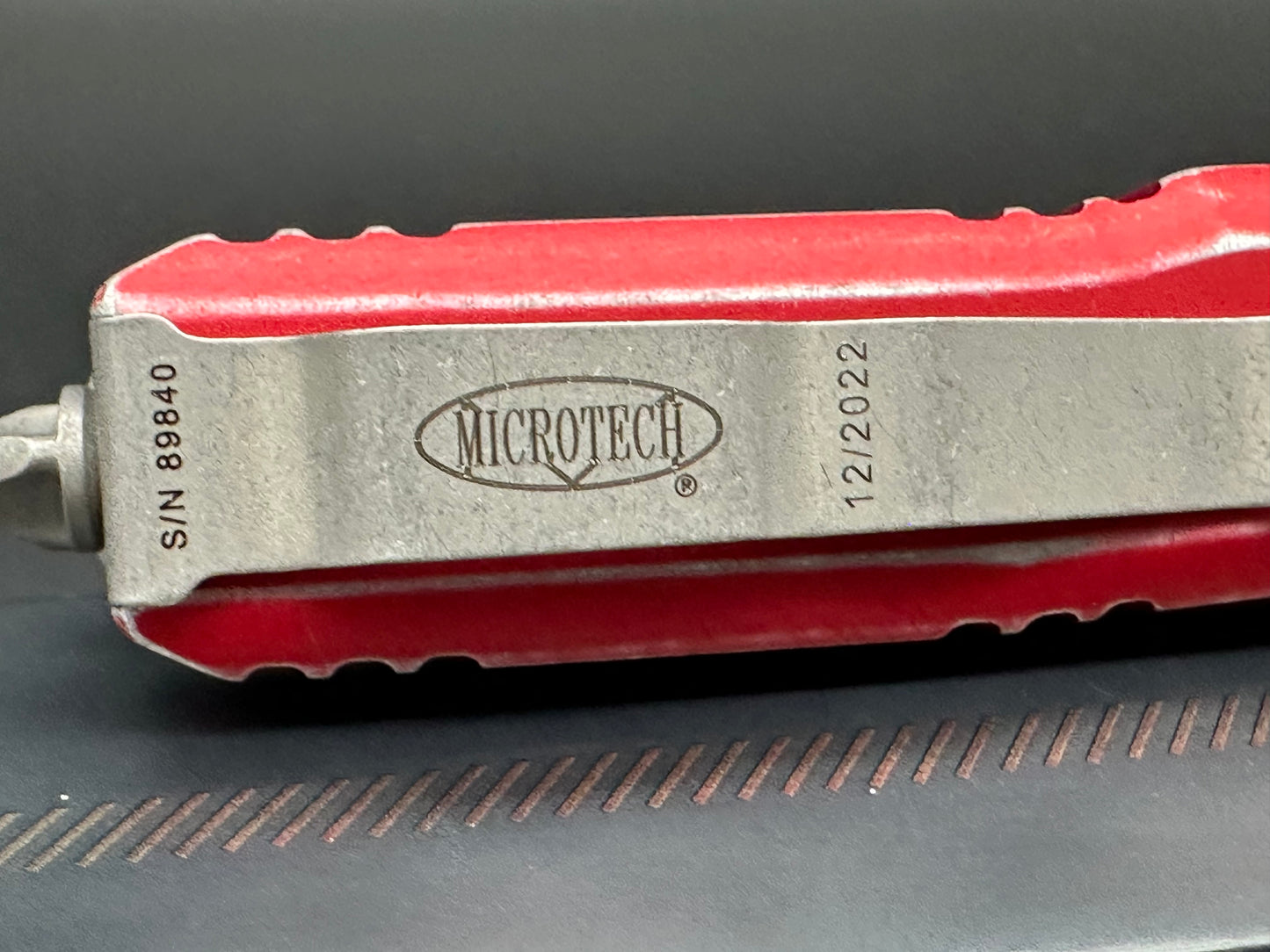 Microtech UTX-85 S/E OTF Automatic Knife Distressed Red Aluminum (3.1" SW)