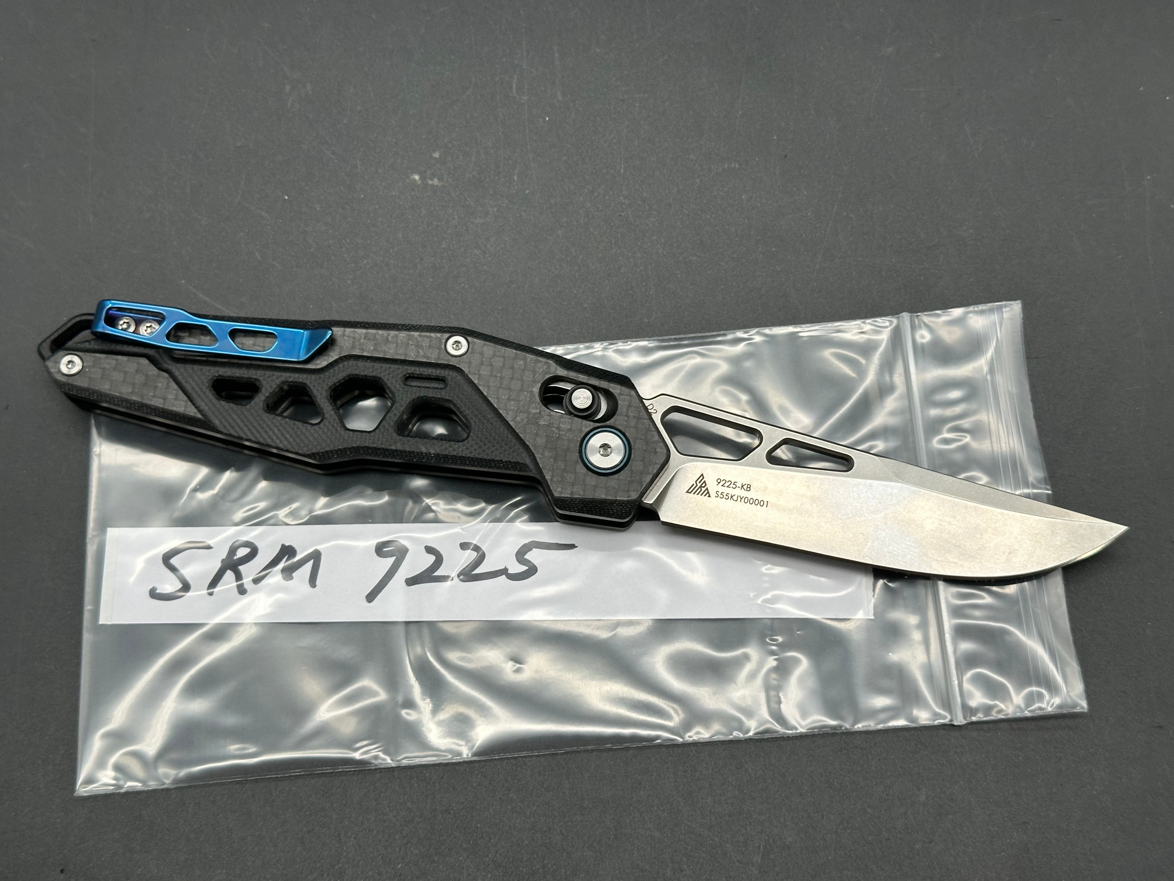 SRM Knives Mecha model 9225 CF/G10 scales w/D2 blade