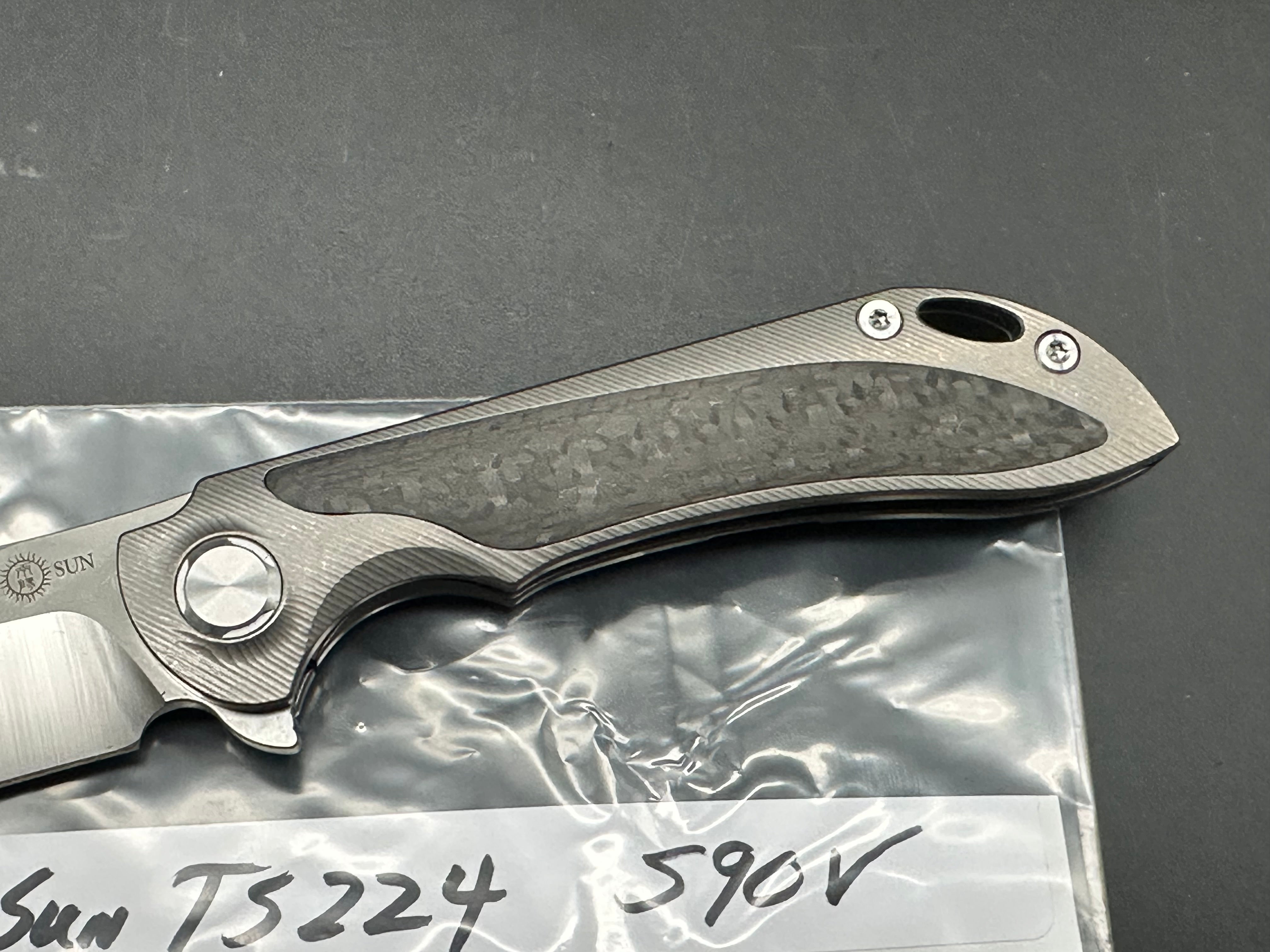 TwoSun TS224 titanium/CF handle w/S90V blade