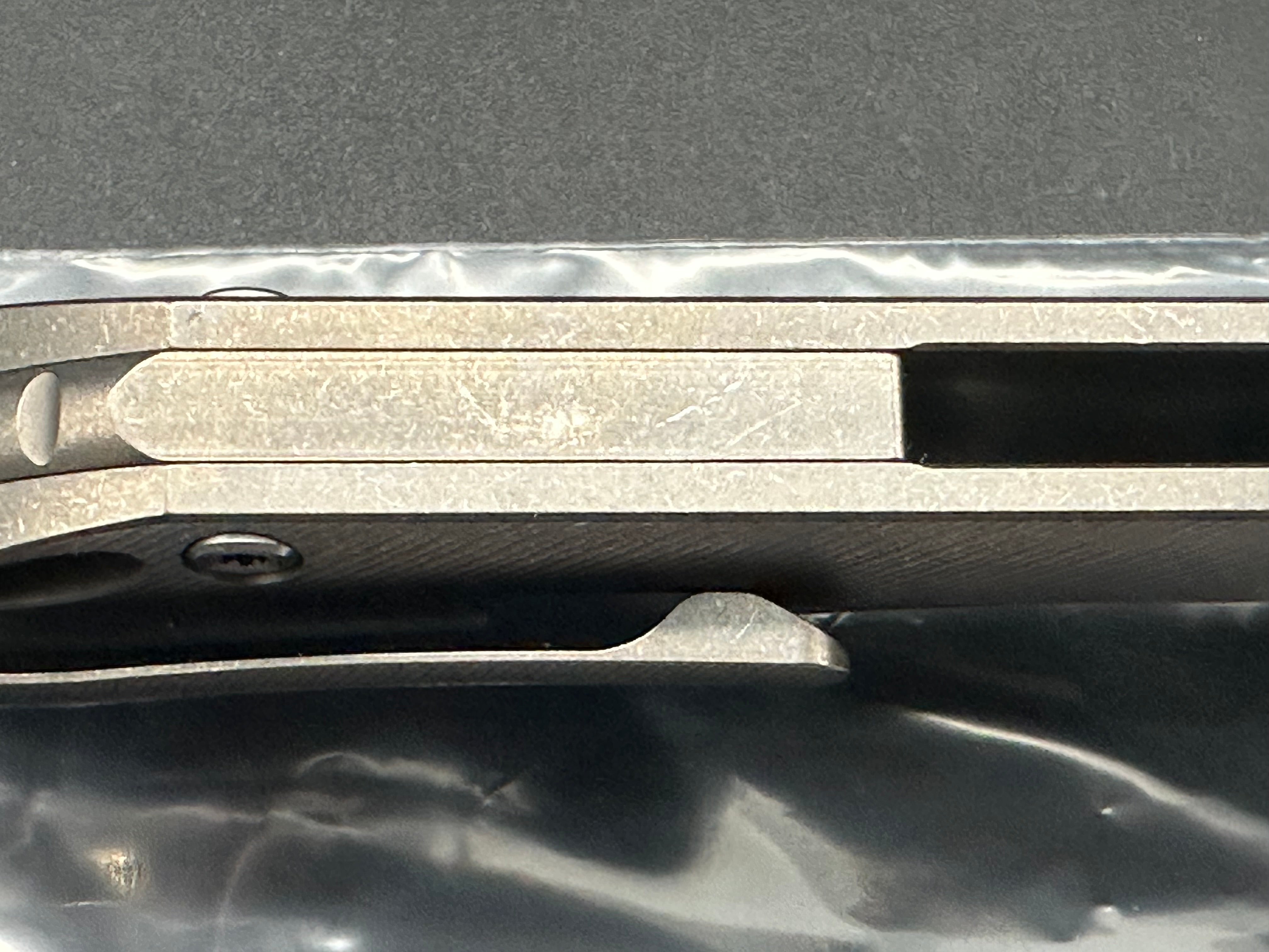 TwoSun TS224 titanium/CF handle w/S90V blade