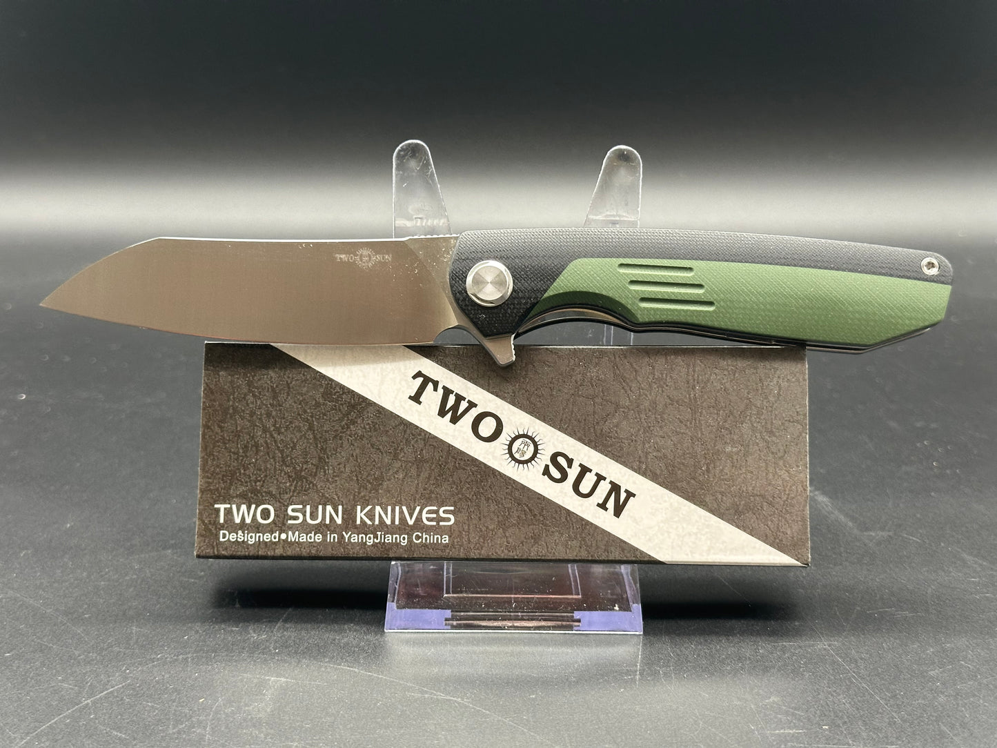 TWOSUN TS501-D2 FLIPPER BLACK/GREEN G10 HANDLE D2 PLAIN EDGE-GREEN