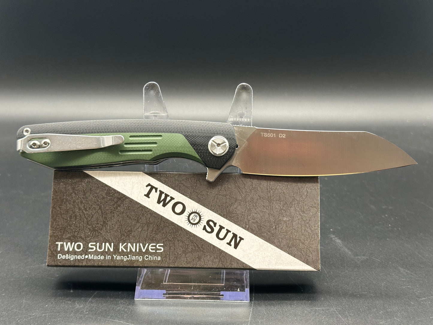 TWOSUN TS501-D2 FLIPPER BLACK/GREEN G10 HANDLE D2 PLAIN EDGE-GREEN