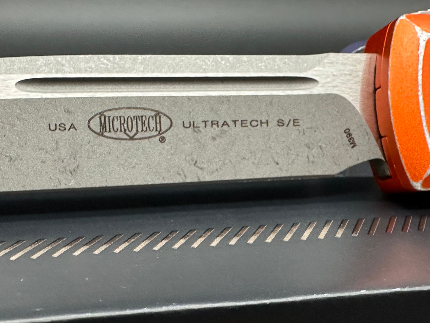 Microtech Ultratech S/E OTF Automatic Knife distressed Orange (3.4" Apocalyptic)