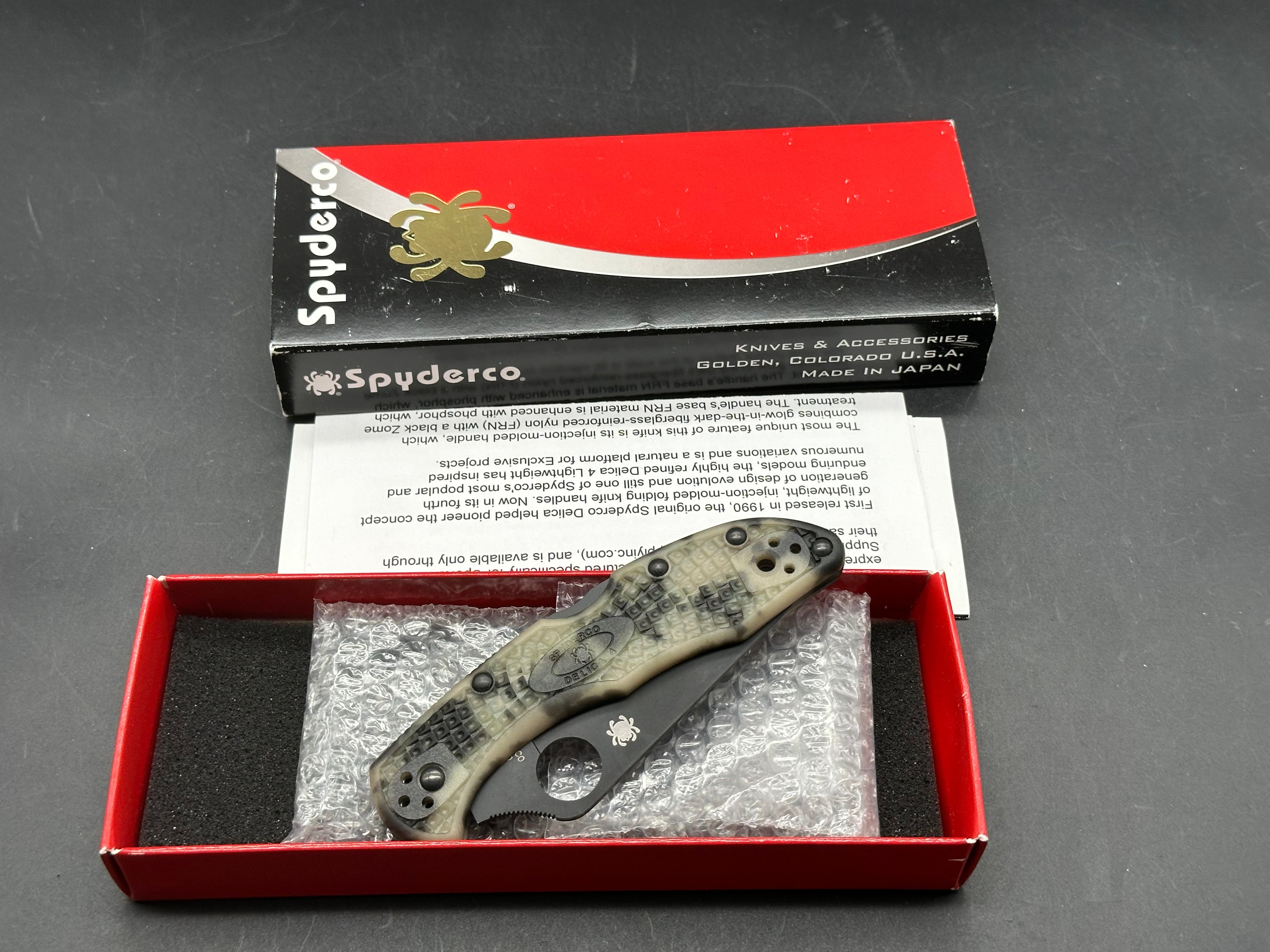 Spyderco Delica Rare Glow Zome VG-10