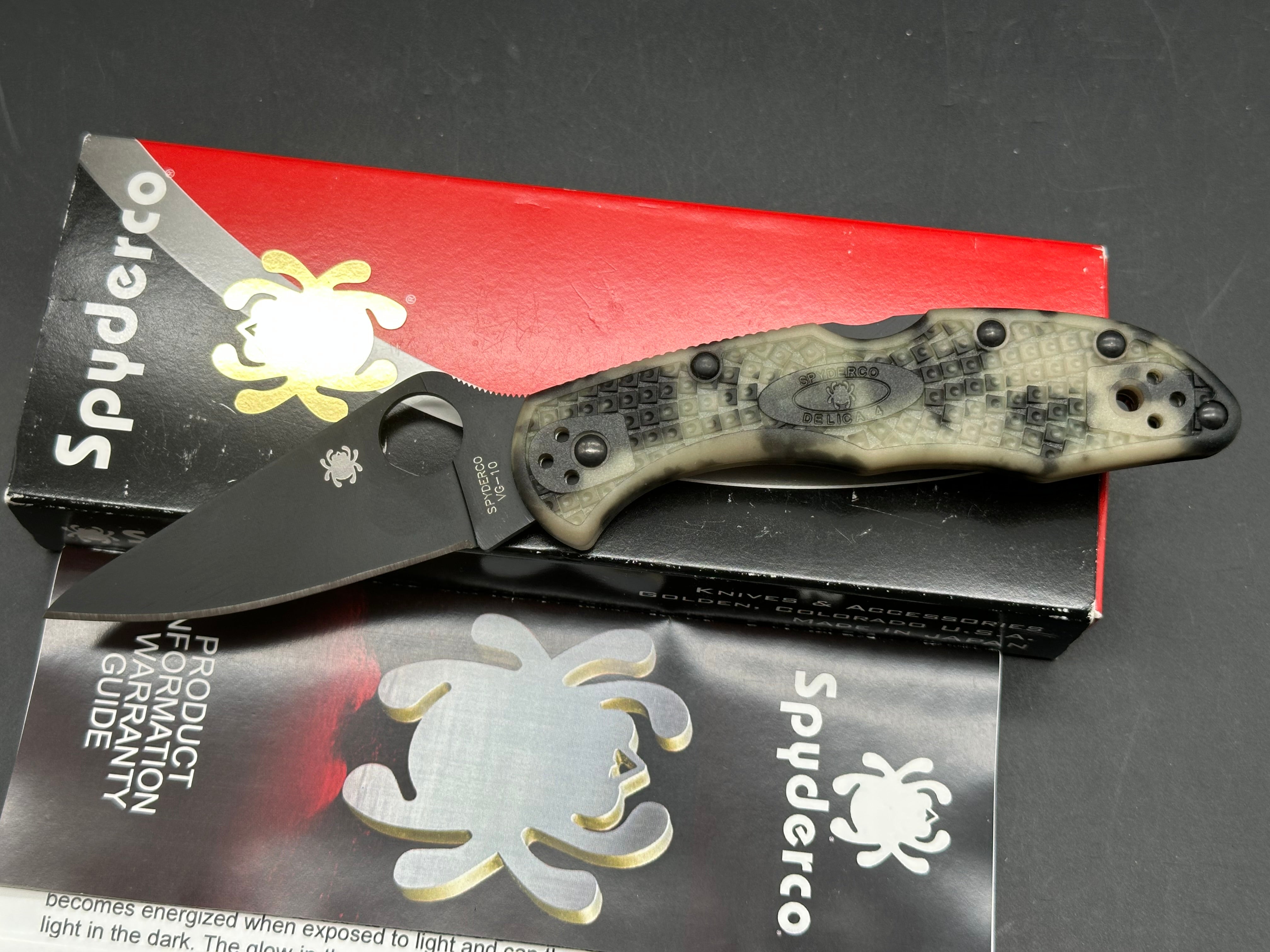 Spyderco Delica Rare Glow Zome VG-10