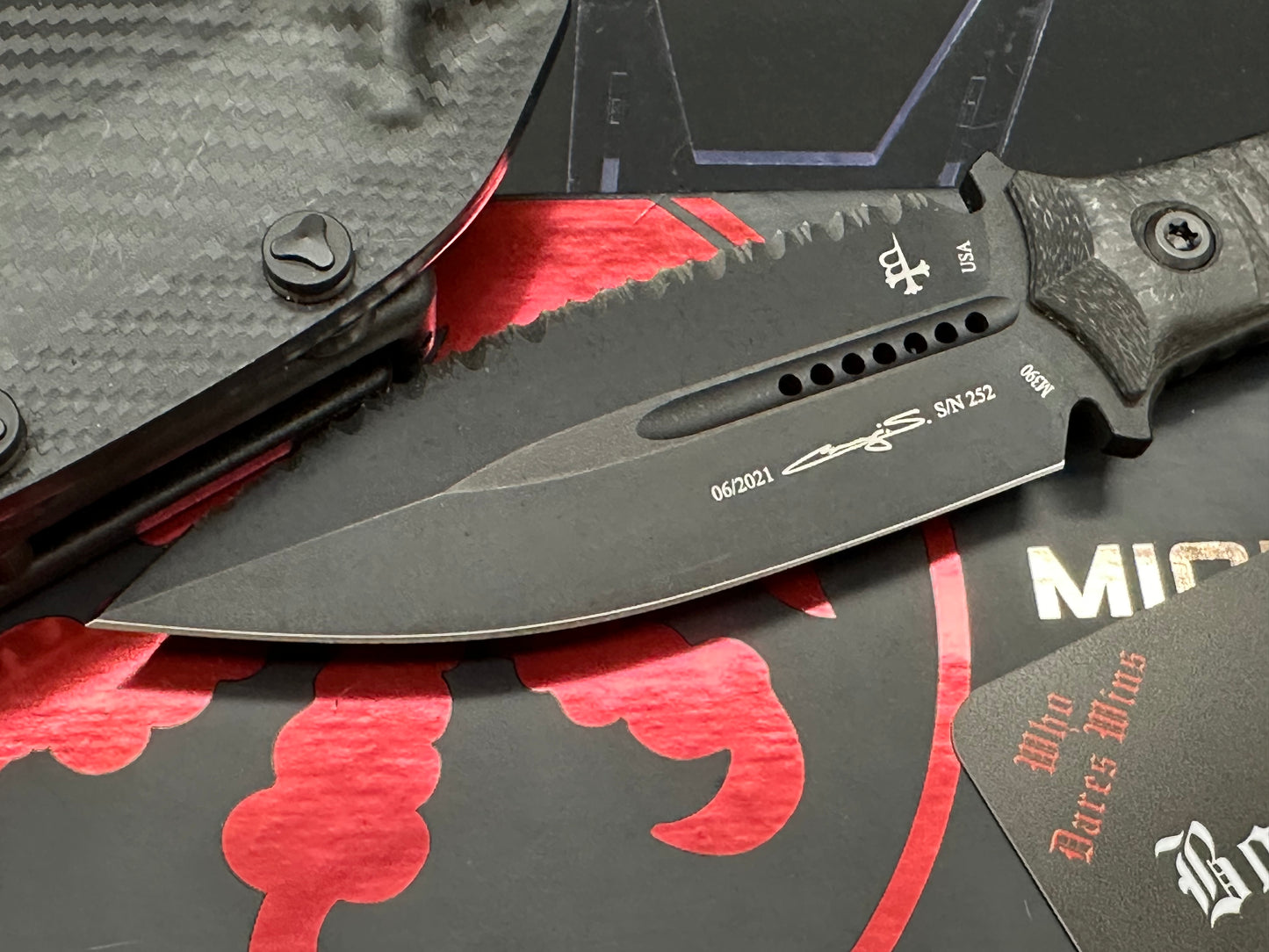 Microtech Borka SBD Dagger Fixed Blade Carbon Fiber DLC Full Serrated Signature Series